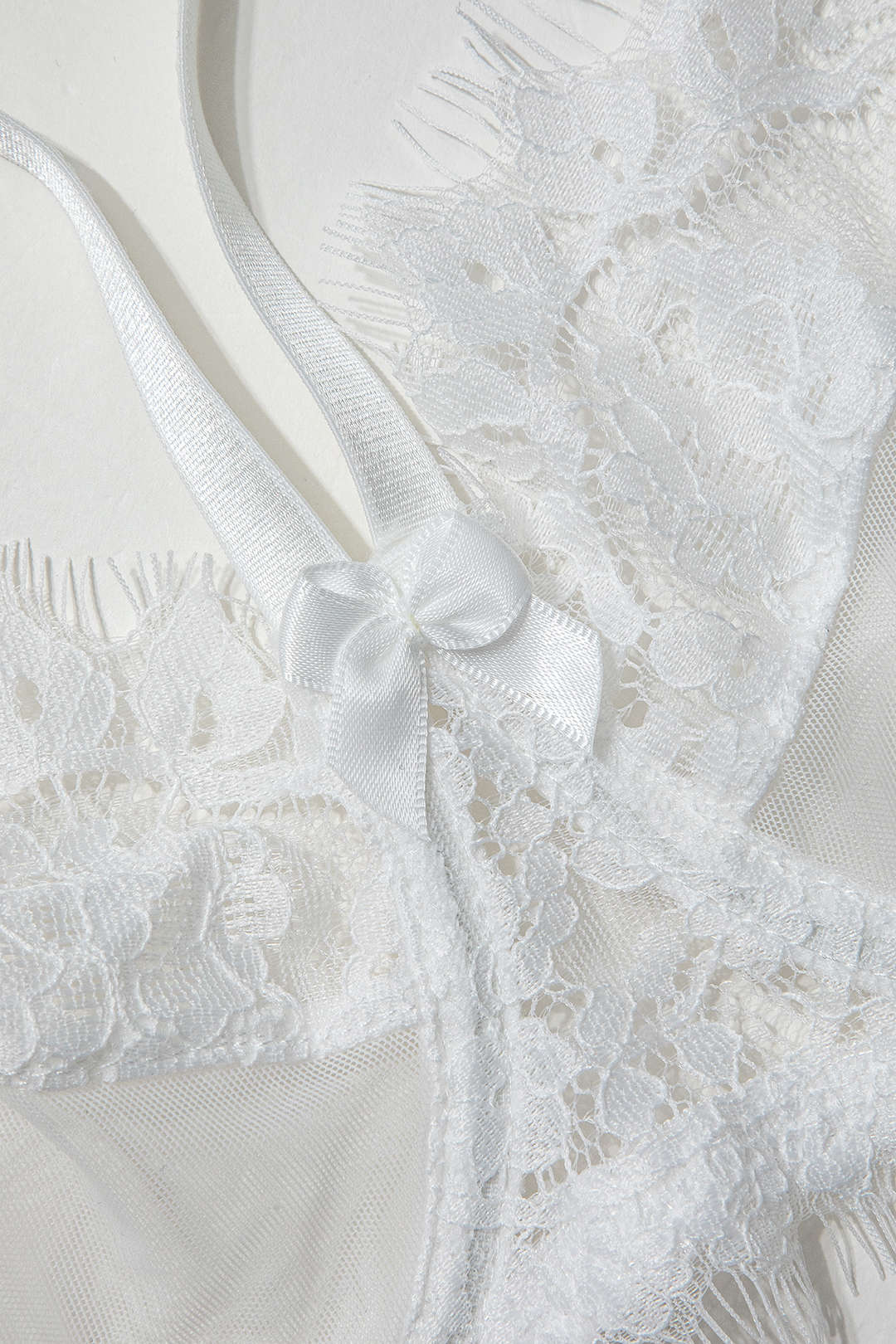 Σετ Ζαρτιέρες Με Δαντέλα Και Διάφανη Σόλα