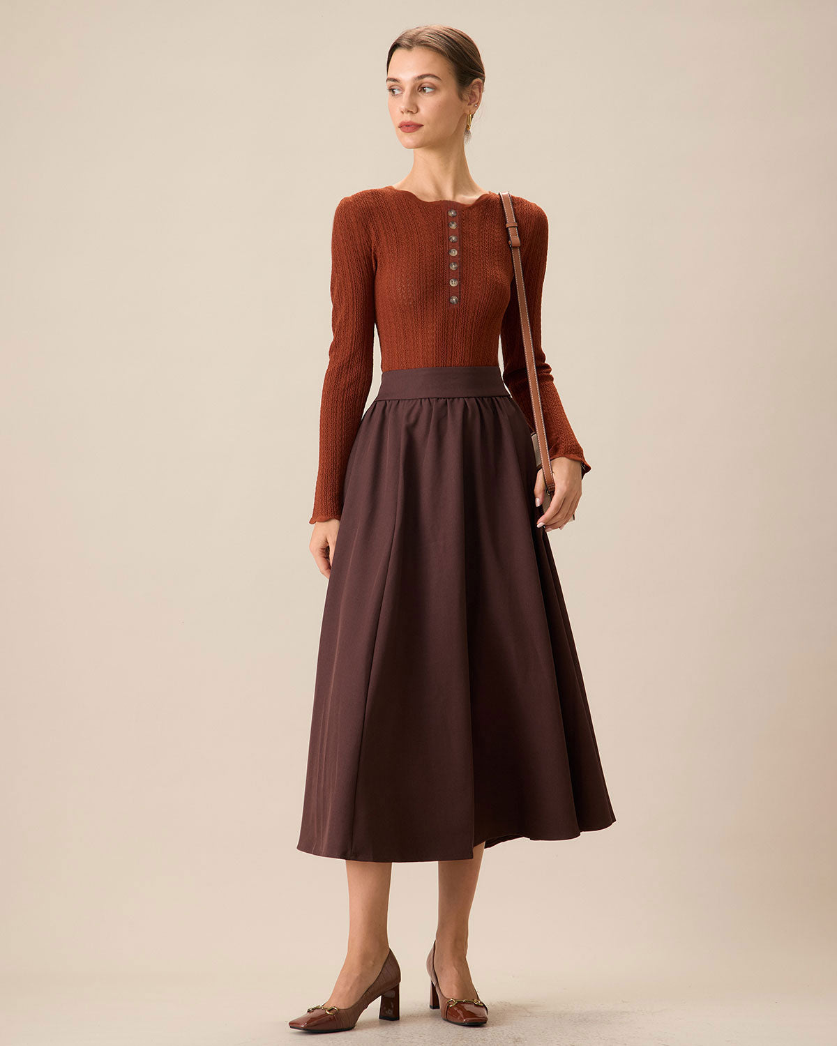 Καφέ Λεπτό Πουλόβερ Με Στρογγυλή Λαιμόκοψη