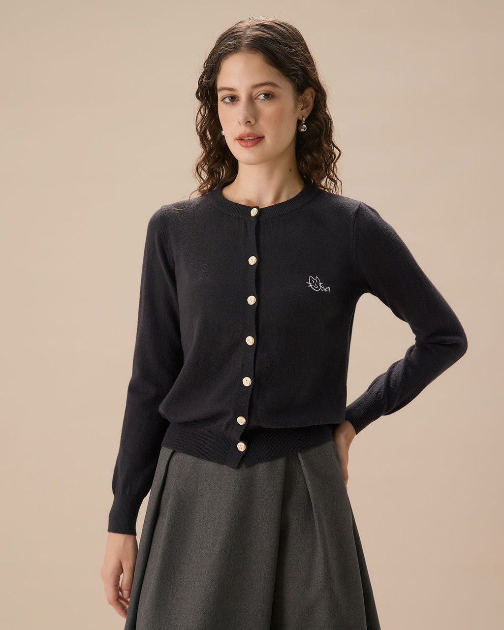 Γκρι Πλεκτή Ζακέτα Με Ένα Κουμπί Και Ριμπ Ύφανση