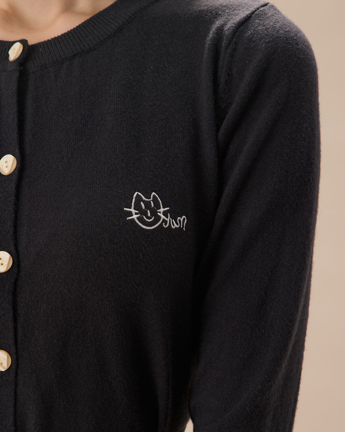 Γκρι Πλεκτή Ζακέτα Με Ένα Κουμπί Και Ριμπ Ύφανση