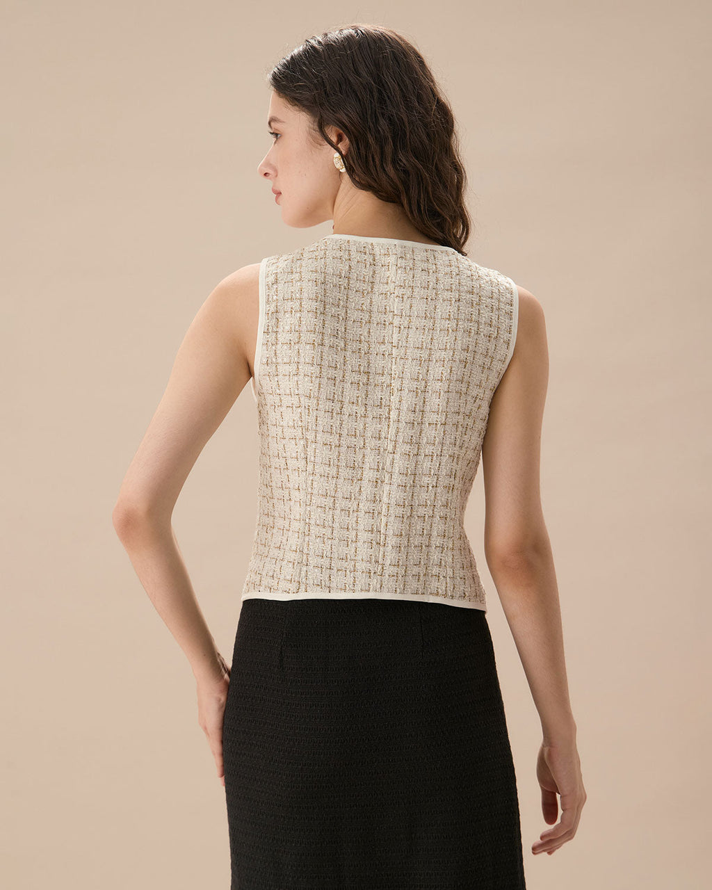 Μπεζ Γιλέκο Από Τουίντ Με V Λαιμόκοψη Και Κουμπιά