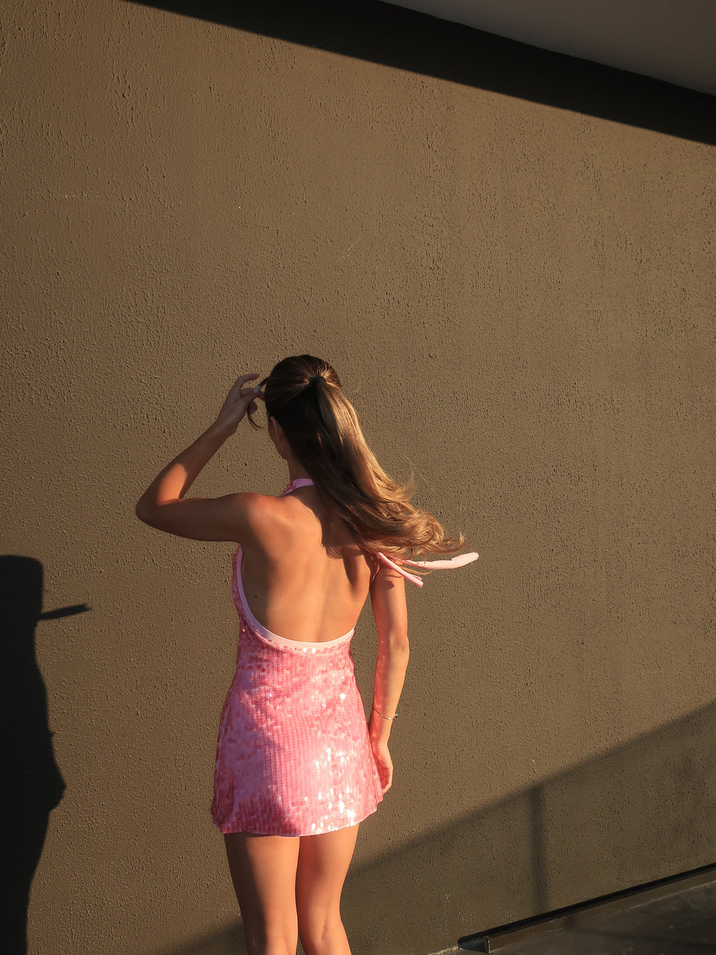 Μίνι Φόρεμα Selah Χωρίς Πλάτη Με Πούλιες