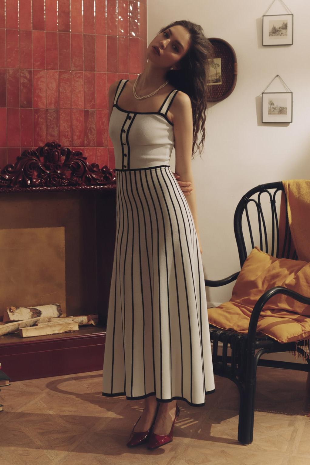 Φόρεμα Μίντι Με Πλεκτό Σχέδιο Pag