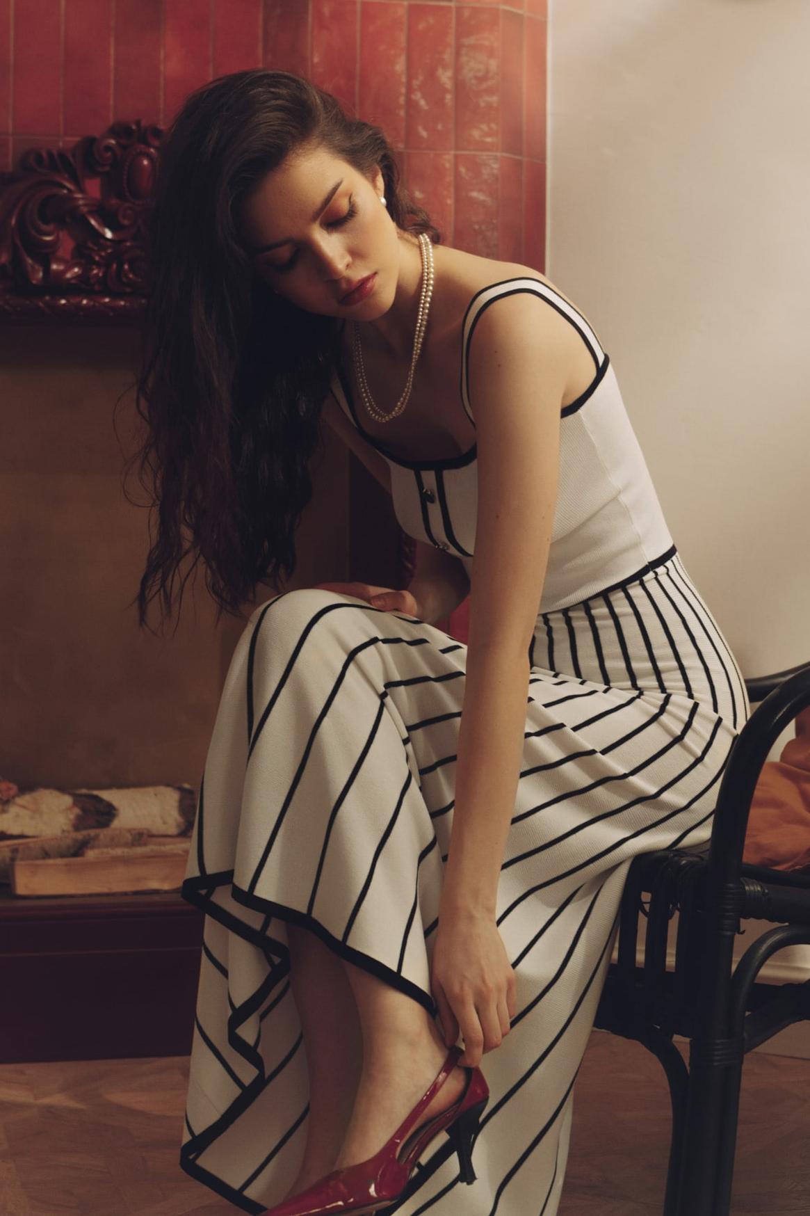 Φόρεμα Μίντι Με Πλεκτό Σχέδιο Pag