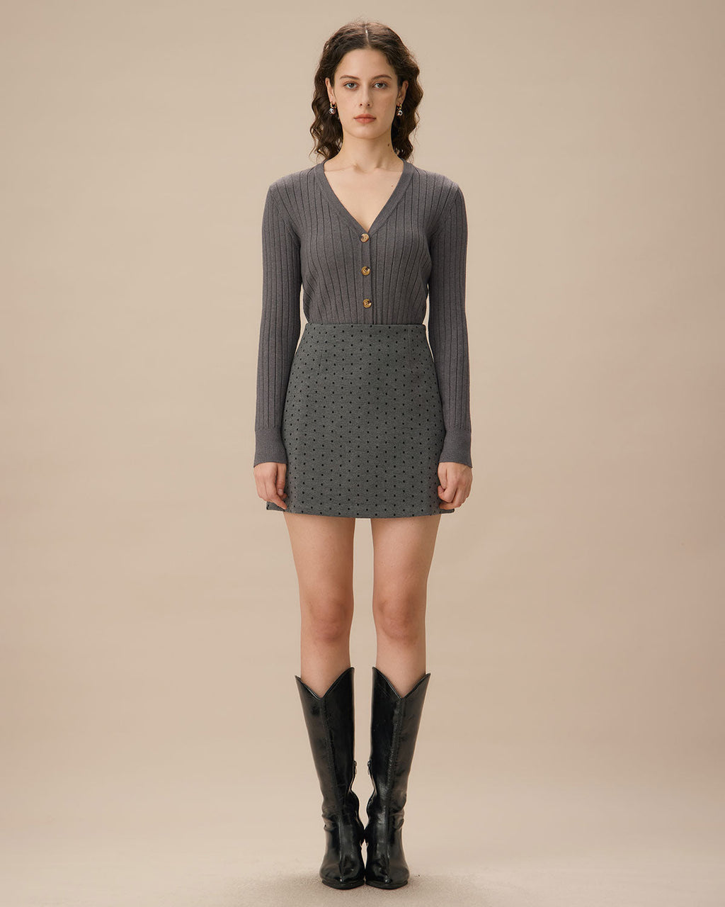 Γκρι Ζακέτα Με V Λαιμόκοψη Και Ένα Κουμπί