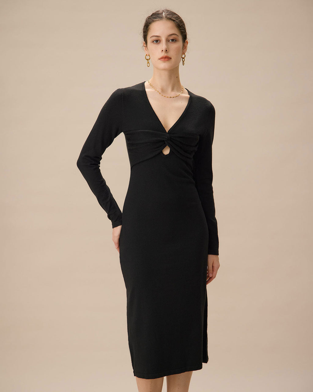 Μαύρο Φόρεμα-Πουλόβερ Με Ντεκολτέ V Και Χαμηλό Ντεκολτέ Που Δένει Τέλεια Στο Σώμα