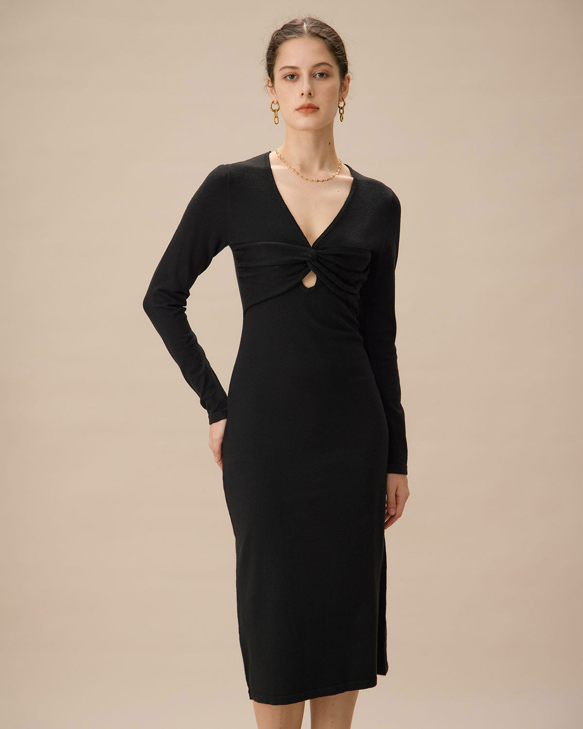 Μαύρο Φόρεμα-Πουλόβερ Με Ντεκολτέ V Και Χαμηλό Ντεκολτέ Που Δένει Τέλεια Στο Σώμα