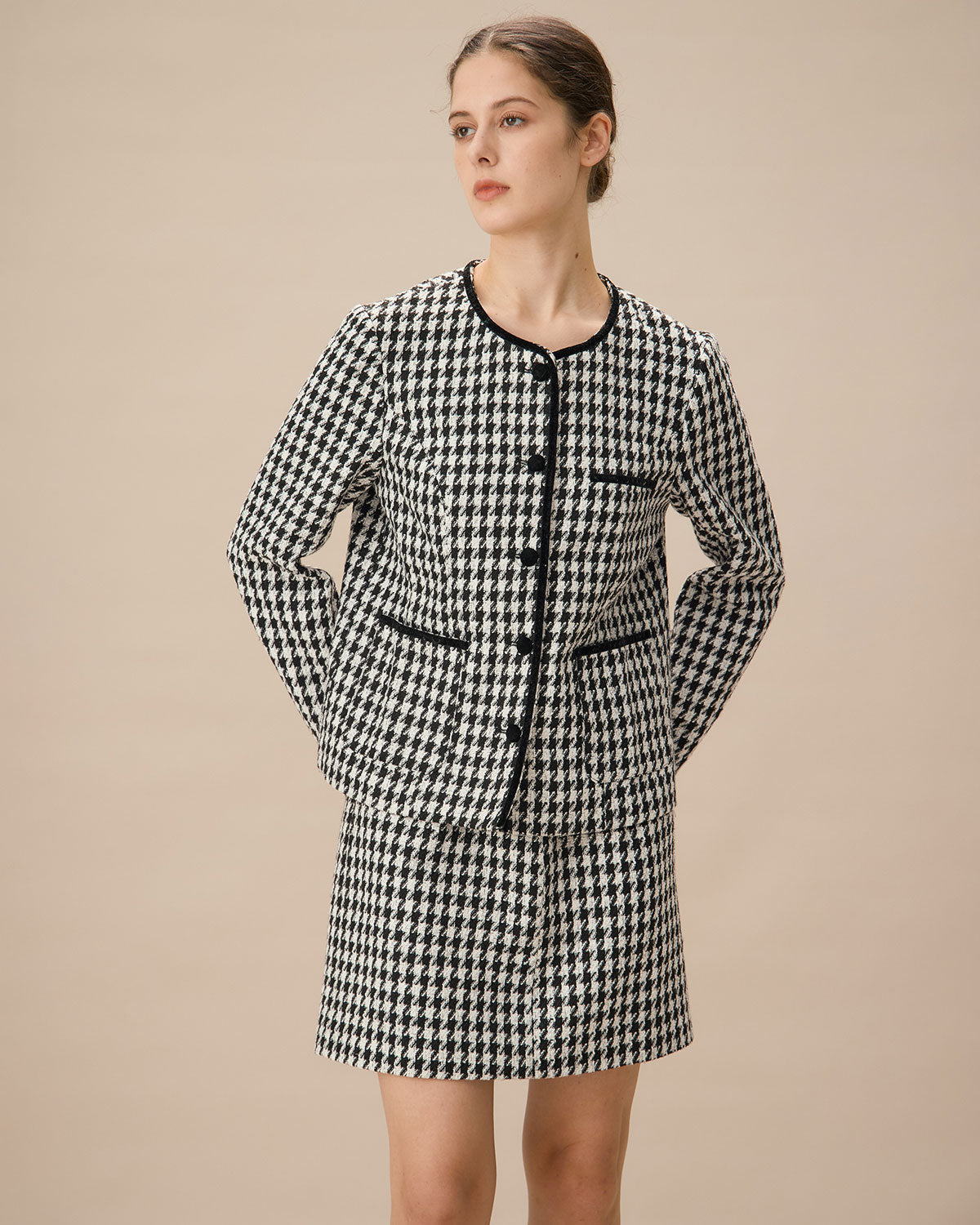 Μαύρο Τουίντ Μπουφάν Με Ένα Κουμπί Και Τσέπες