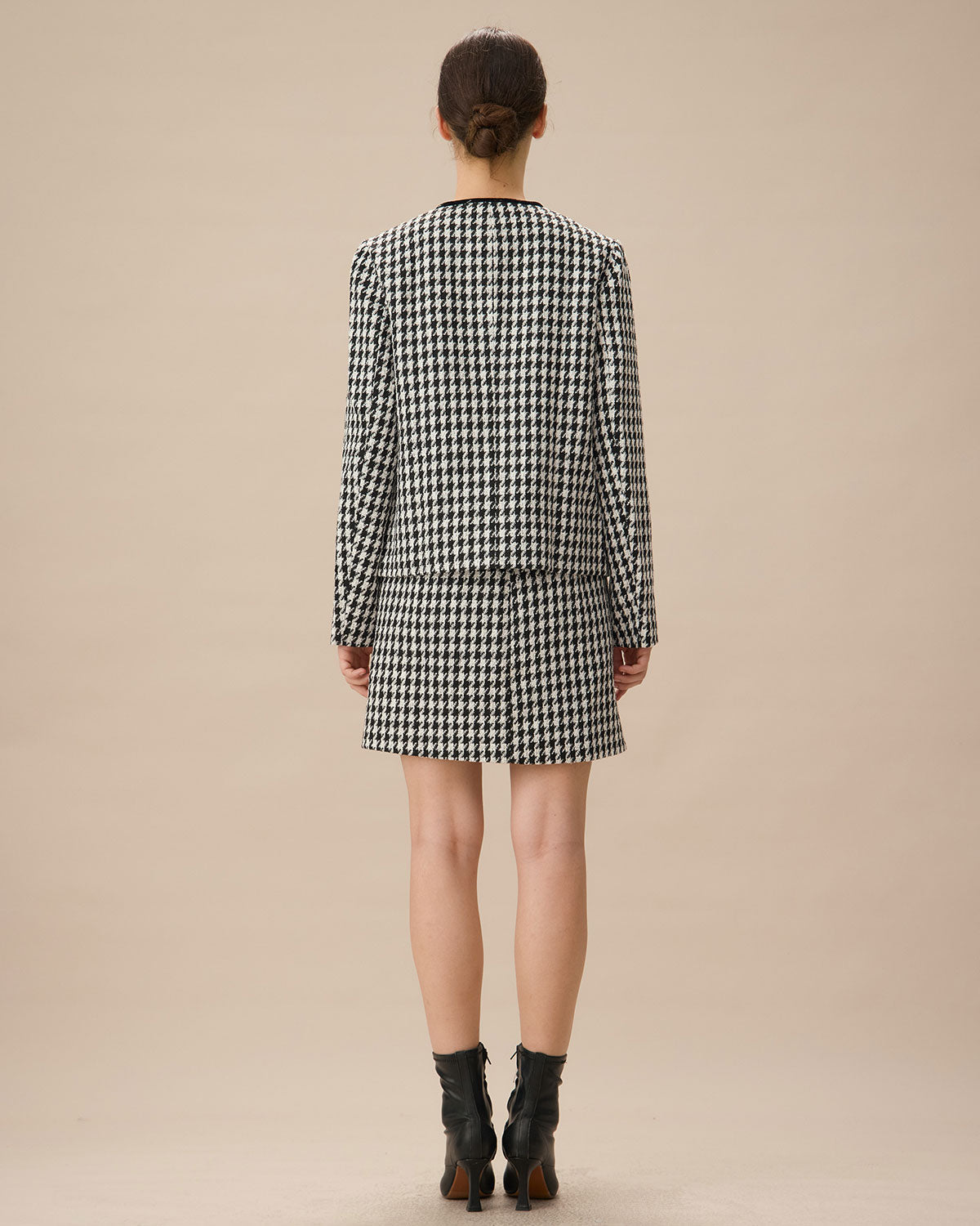 Μαύρο Τουίντ Μπουφάν Με Ένα Κουμπί Και Τσέπες