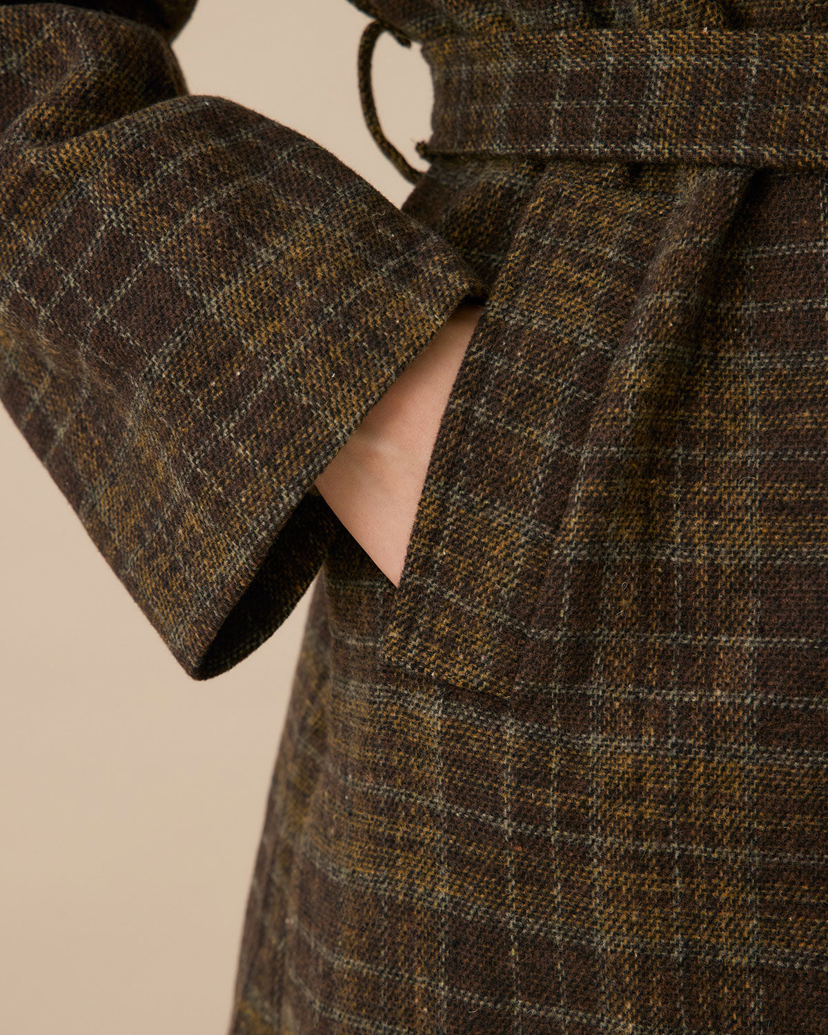 Χακί Καρό Παλτό Με Ψηλό Γιακά Και Ένα Κουμπί