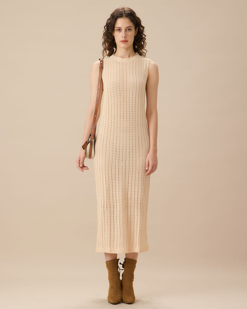 Μπεζ Φόρεμα Με Αμάνικο Πουλόβερ Και Εφαρμοστό Τελείωμα