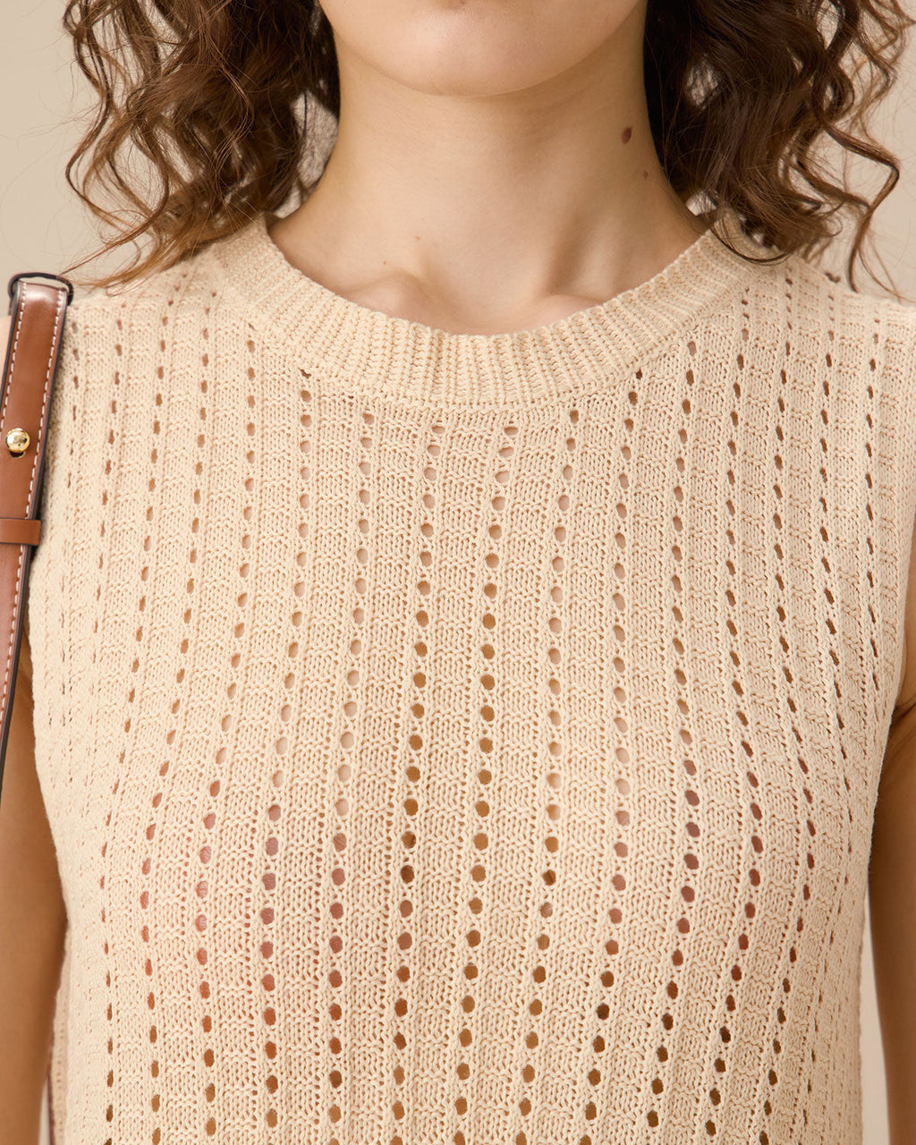 Μπεζ Φόρεμα Με Αμάνικο Πουλόβερ Και Εφαρμοστό Τελείωμα