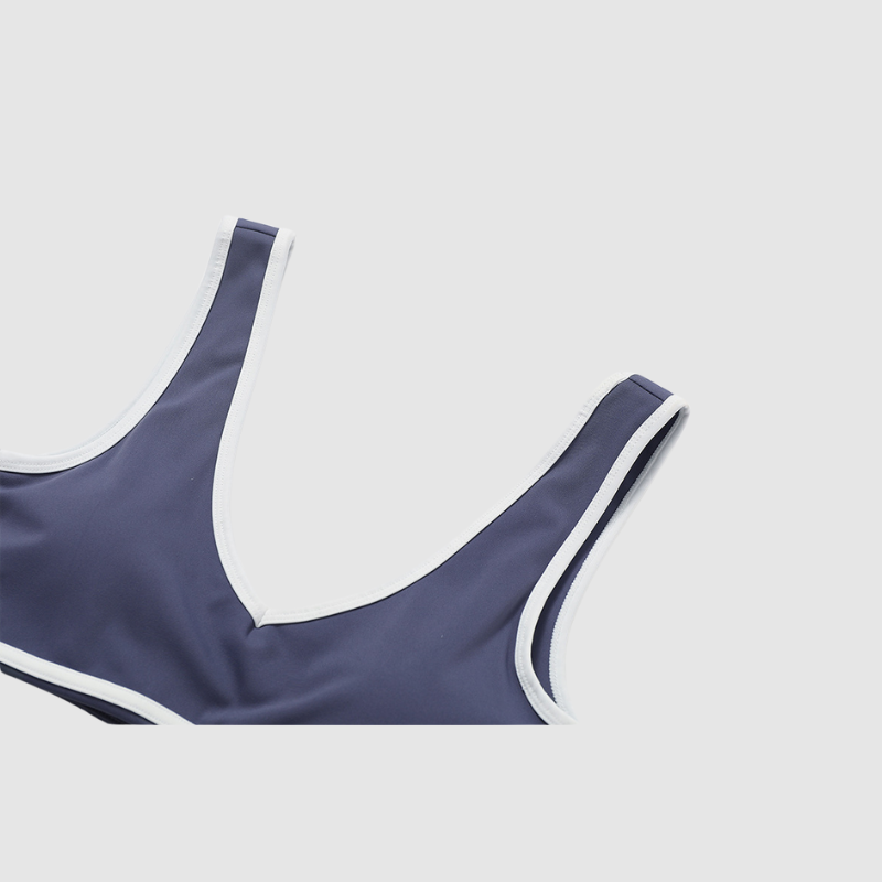 Σετ Αθλητικού Σουτιέν Με Φαρδιά Μέση Και Κολάν Με V