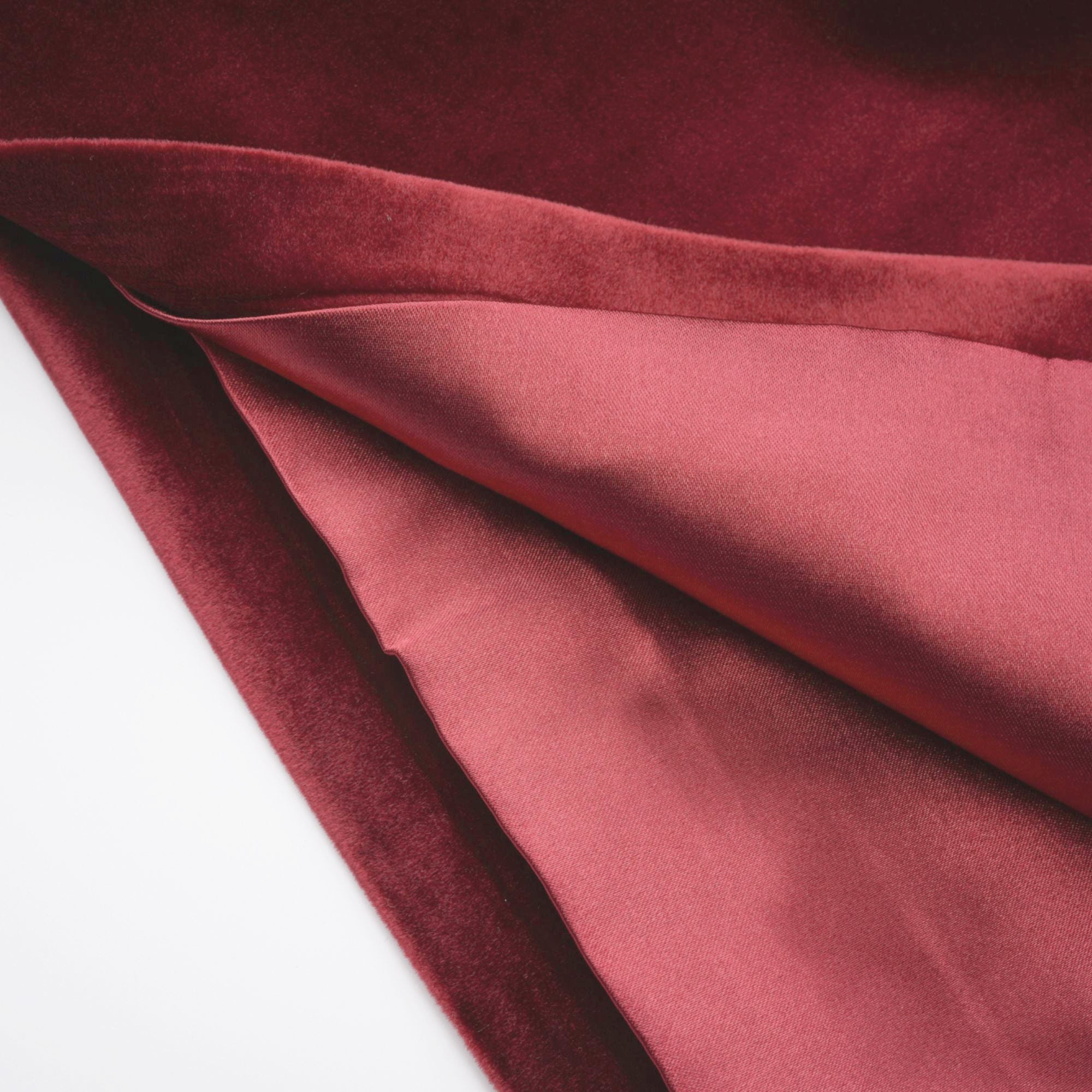 Μίνι Φόρεμα Wivika Από Βελούδο Χωρίς Τιράντες Και Ψεύτικη Γούνα