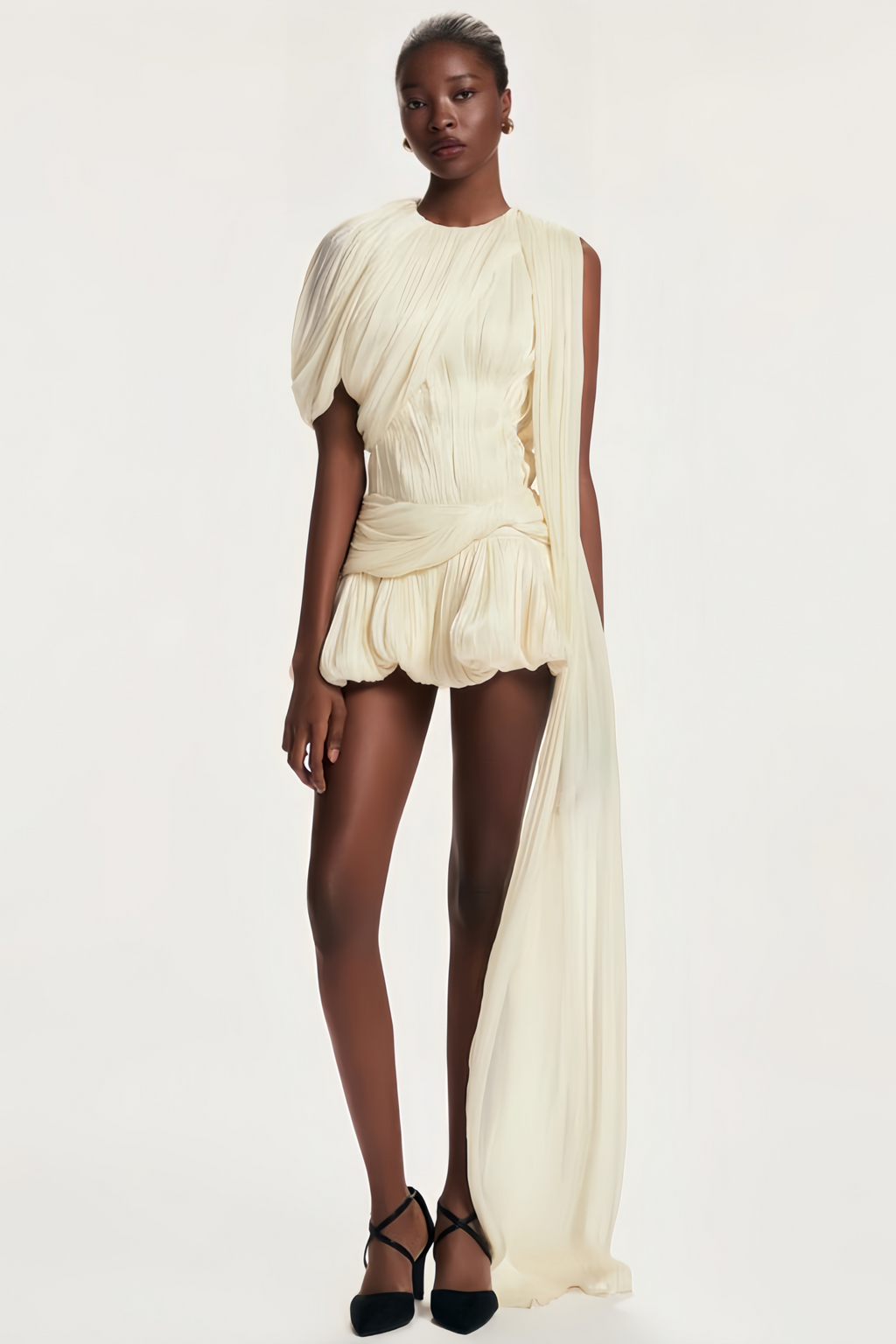 Μίνι Φόρεμα Με Βολάν Και Κυριλέ