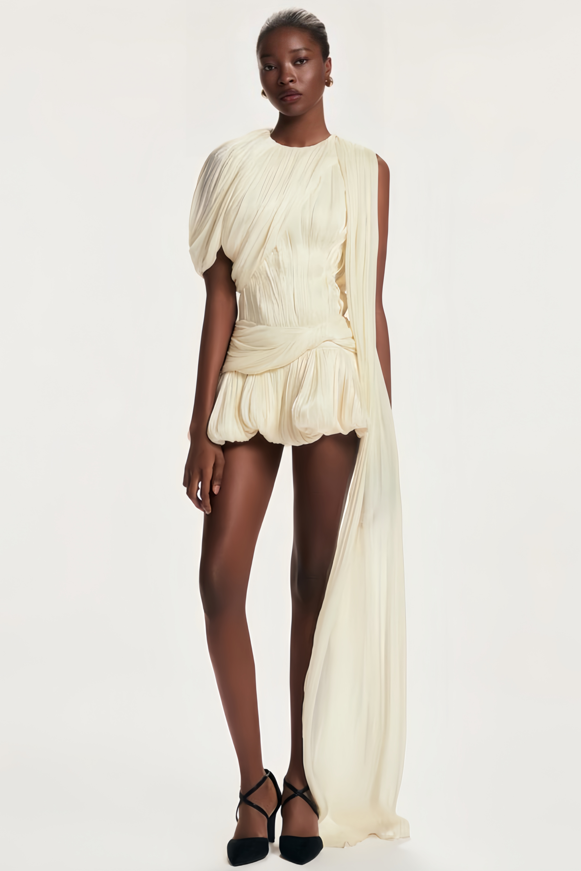 Μίνι Φόρεμα Με Βολάν Και Κυριλέ