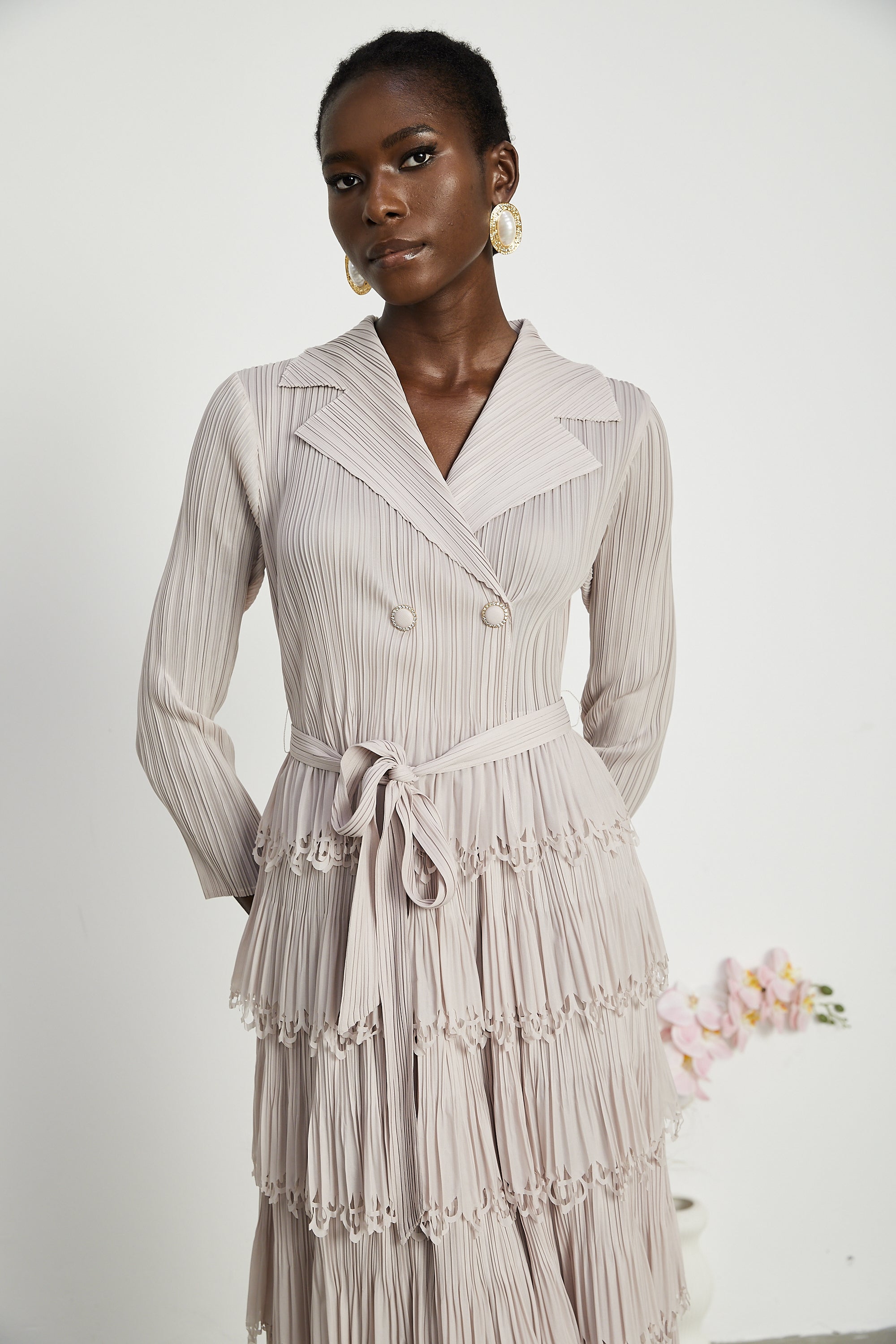 Φόρεμα Μίντι Με Στρώσεις Και Πλισέ Prints Από Τη Marjolaine