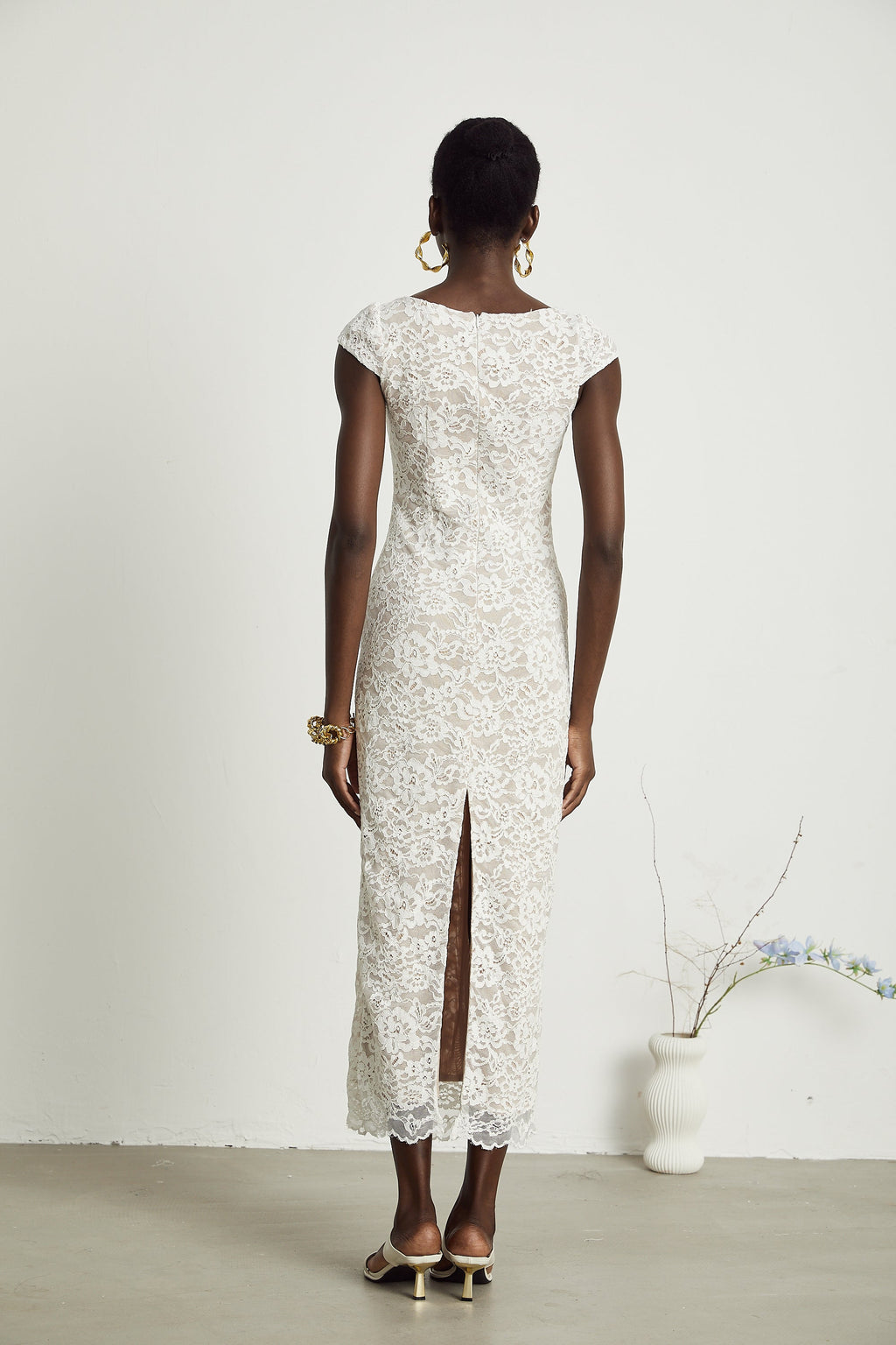 Φόρεμα Μίντι Με Δαντέλα Ariane Και Κέντημα Σε Φλοράλ Λεπτομέρειες