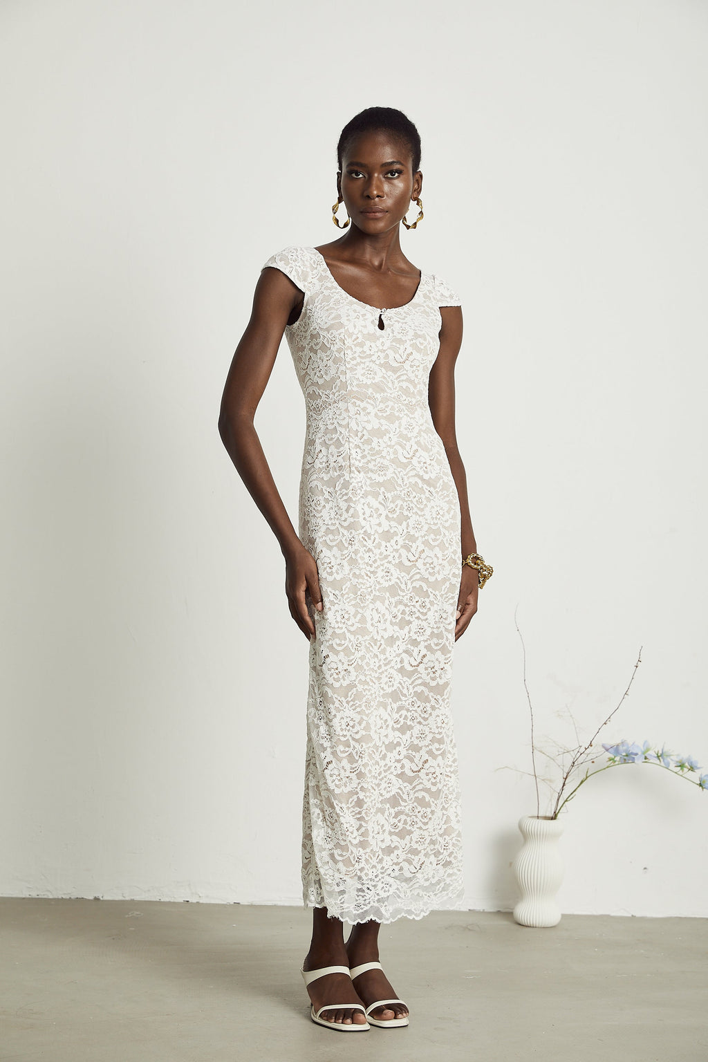 Φόρεμα Μίντι Με Δαντέλα Ariane Και Κέντημα Σε Φλοράλ Λεπτομέρειες