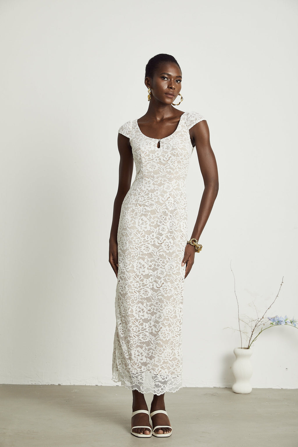 Φόρεμα Μίντι Με Δαντέλα Ariane Και Κέντημα Σε Φλοράλ Λεπτομέρειες