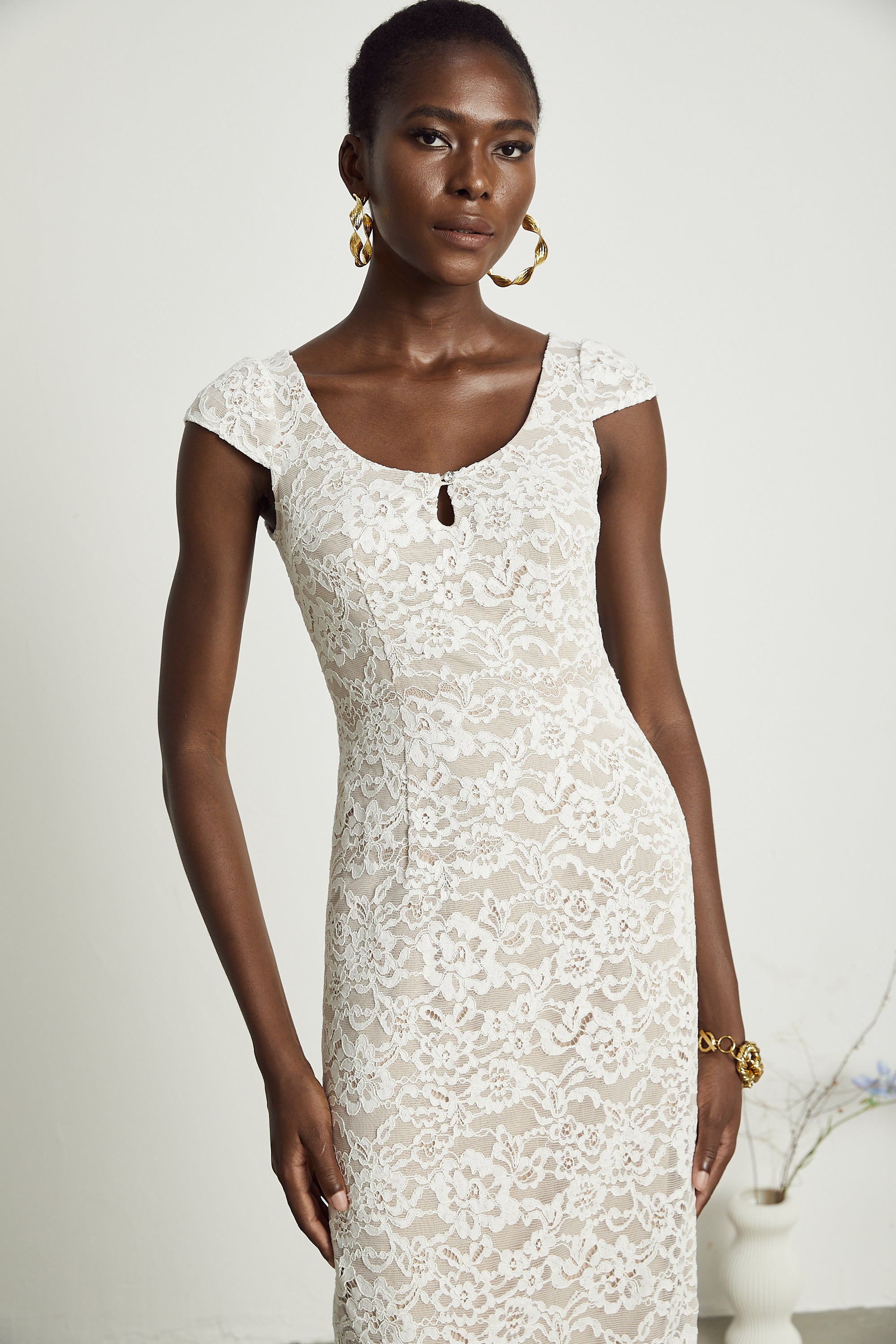 Φόρεμα Μίντι Με Δαντέλα Ariane Και Κέντημα Σε Φλοράλ Λεπτομέρειες