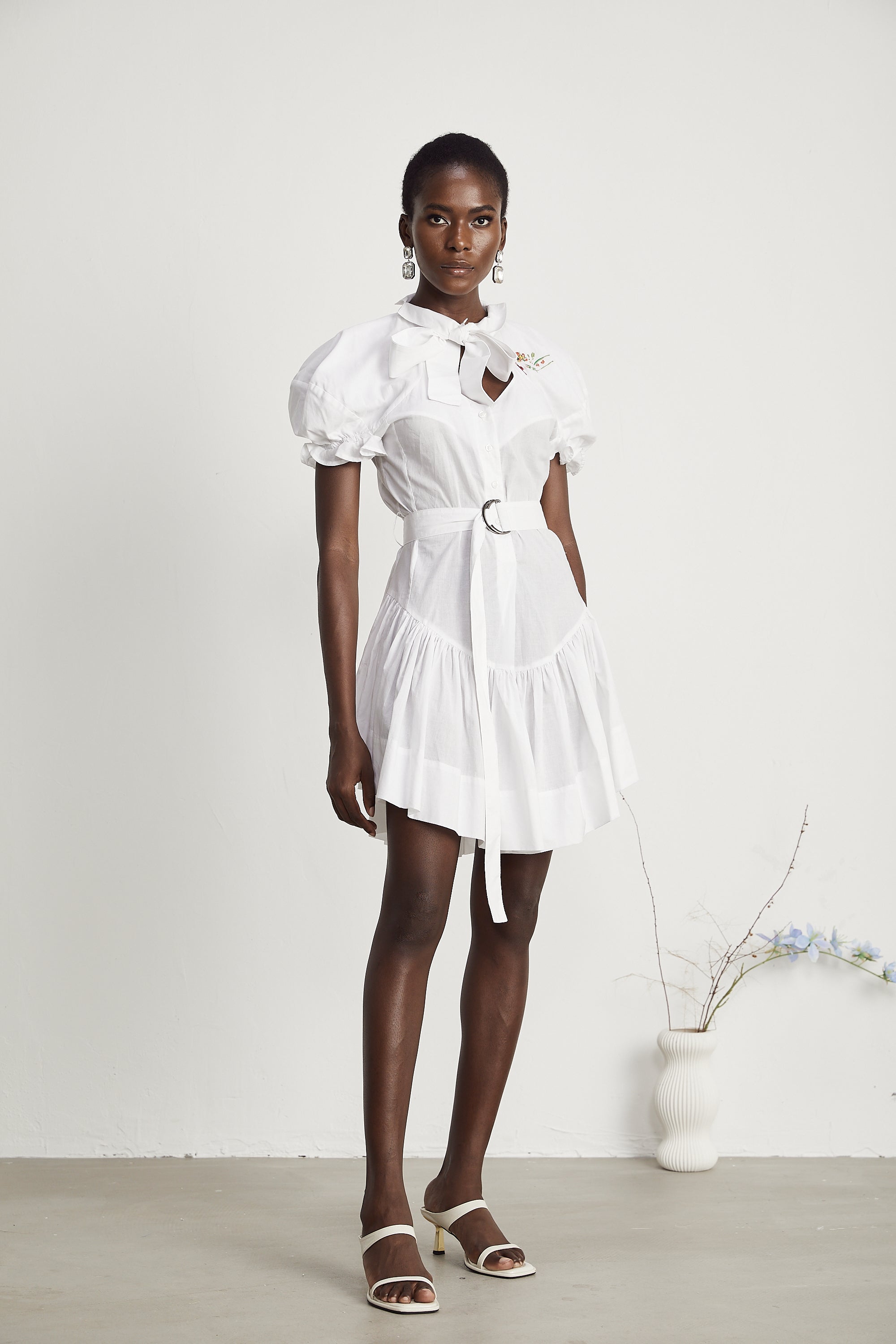 Μίνι Φόρεμα Με Κέντημα Σε Φλοράλ Στυλ Emmanuela