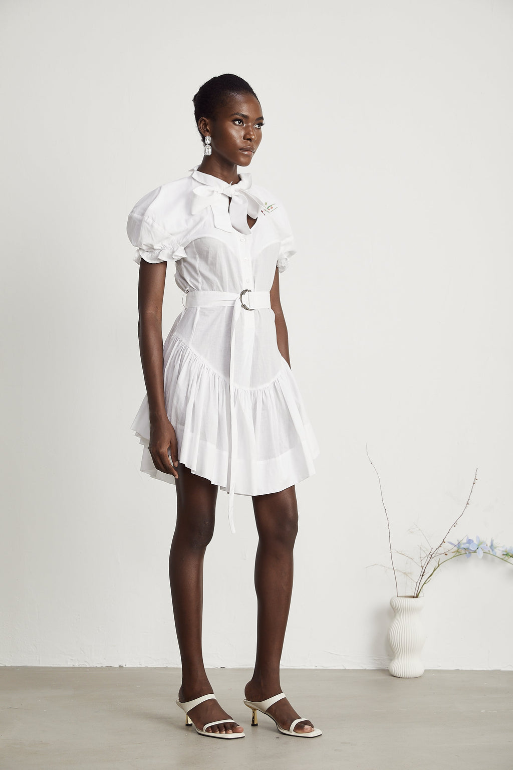 Μίνι Φόρεμα Με Κέντημα Σε Φλοράλ Στυλ Emmanuela