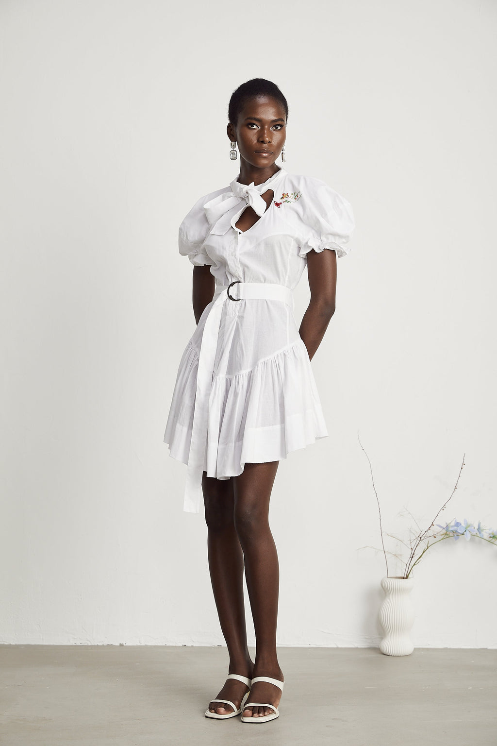 Μίνι Φόρεμα Με Κέντημα Σε Φλοράλ Στυλ Emmanuela