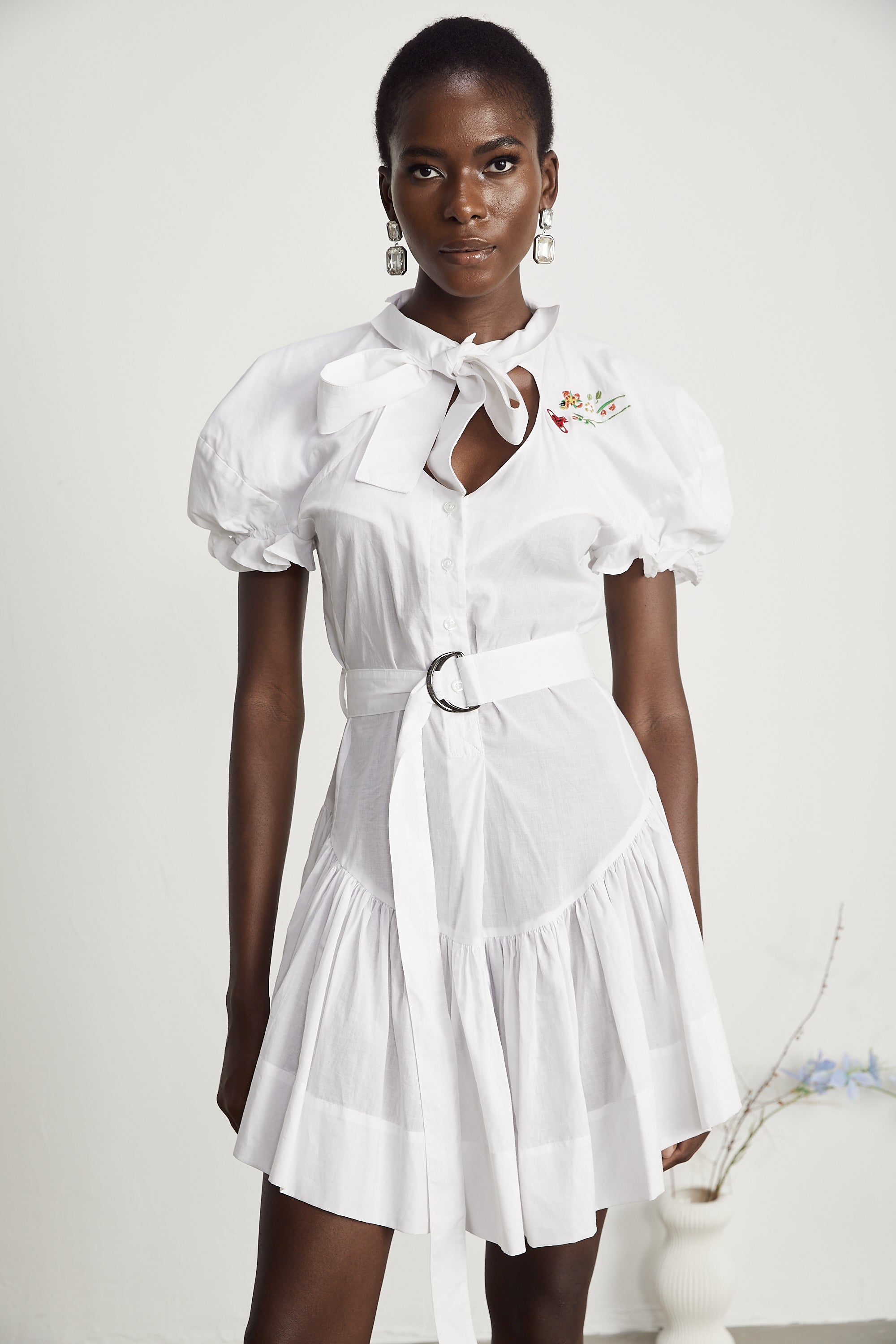 Μίνι Φόρεμα Με Κέντημα Σε Φλοράλ Στυλ Emmanuela