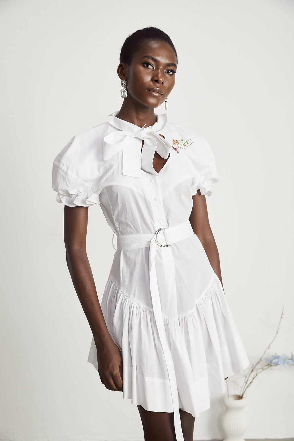 Μίνι Φόρεμα Με Κέντημα Σε Φλοράλ Στυλ Emmanuela