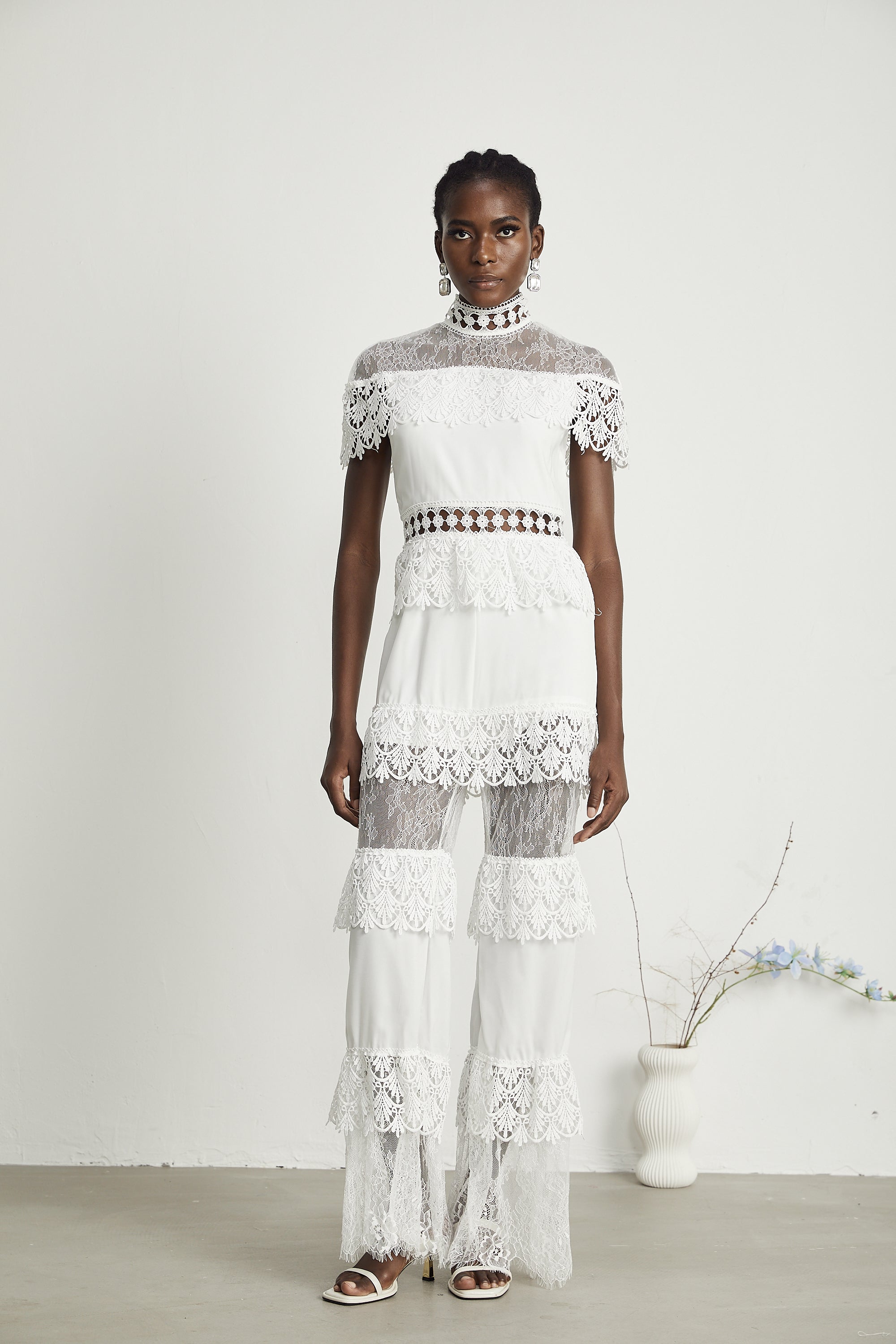 Ολόσωμη Φόρμα Με Δαντέλα Και Πάνελ Από Μαρτινίκα