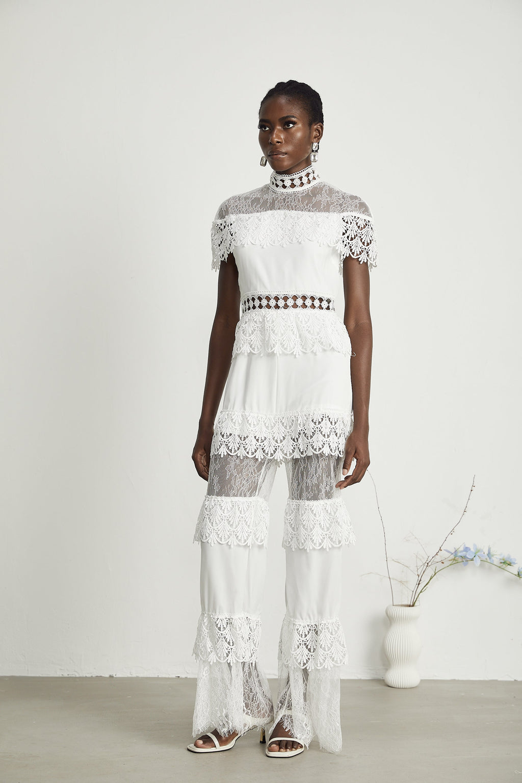 Ολόσωμη Φόρμα Με Δαντέλα Και Πάνελ Από Μαρτινίκα