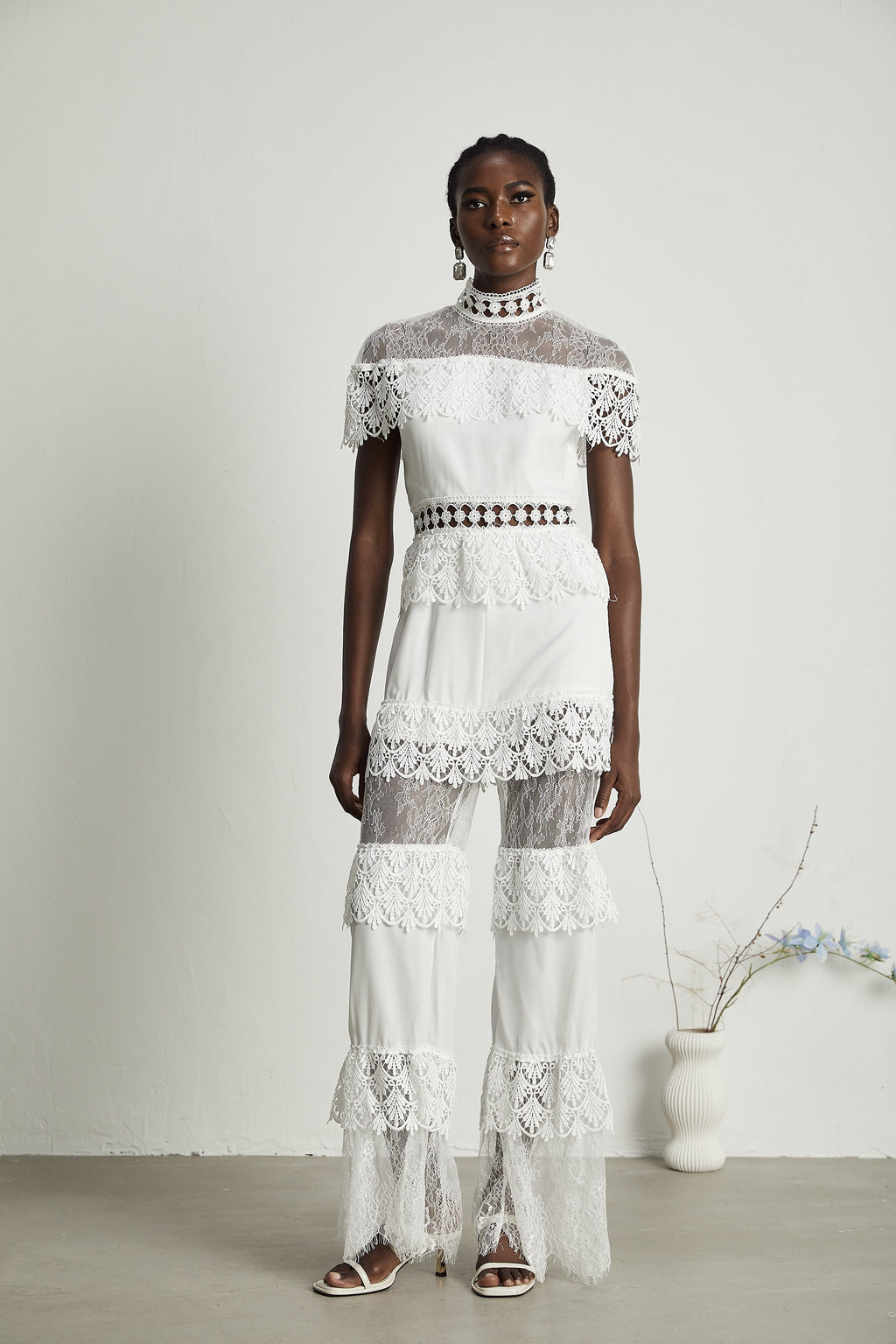 Ολόσωμη Φόρμα Με Δαντέλα Και Πάνελ Από Μαρτινίκα