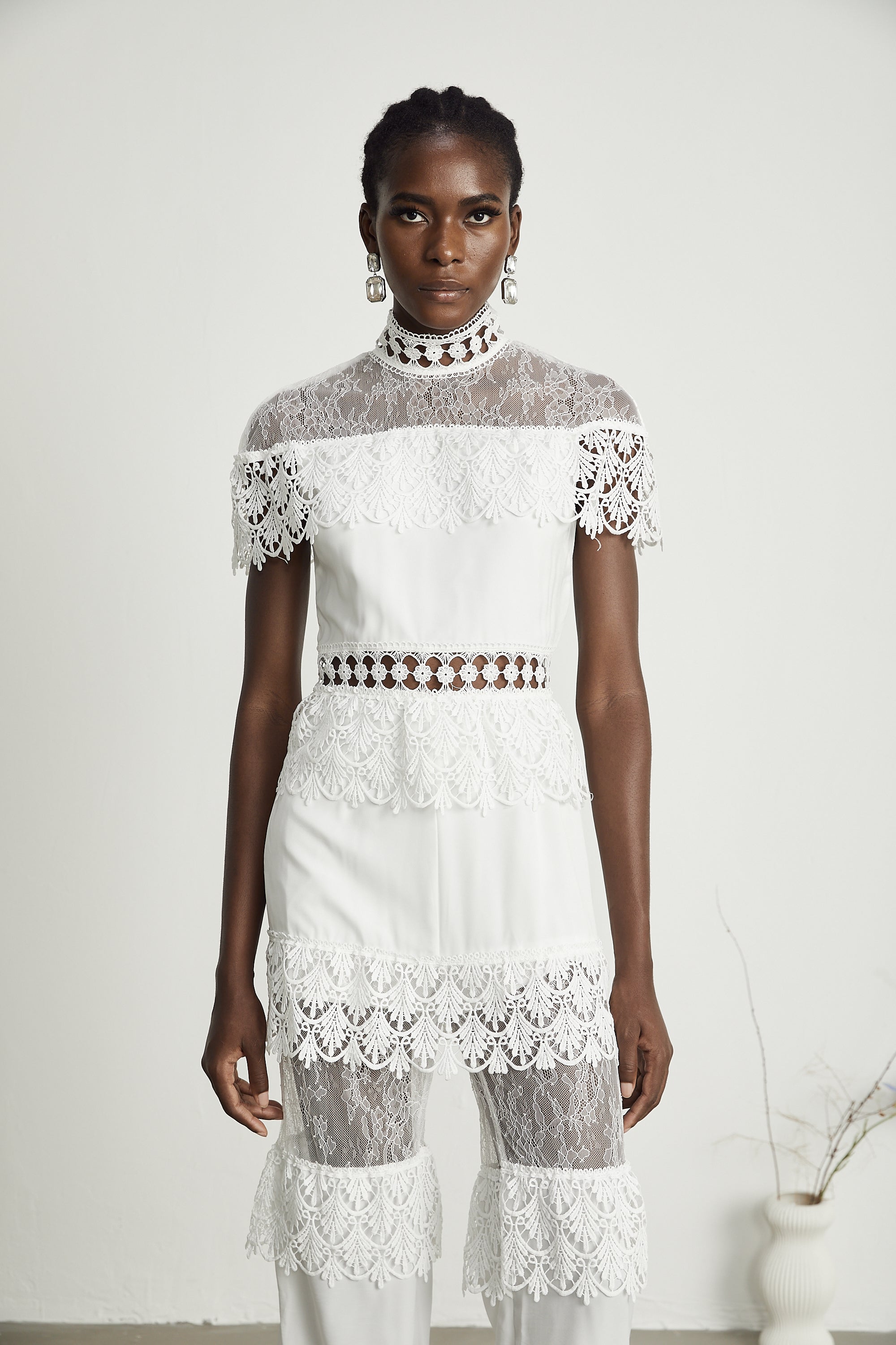 Ολόσωμη Φόρμα Με Δαντέλα Και Πάνελ Από Μαρτινίκα