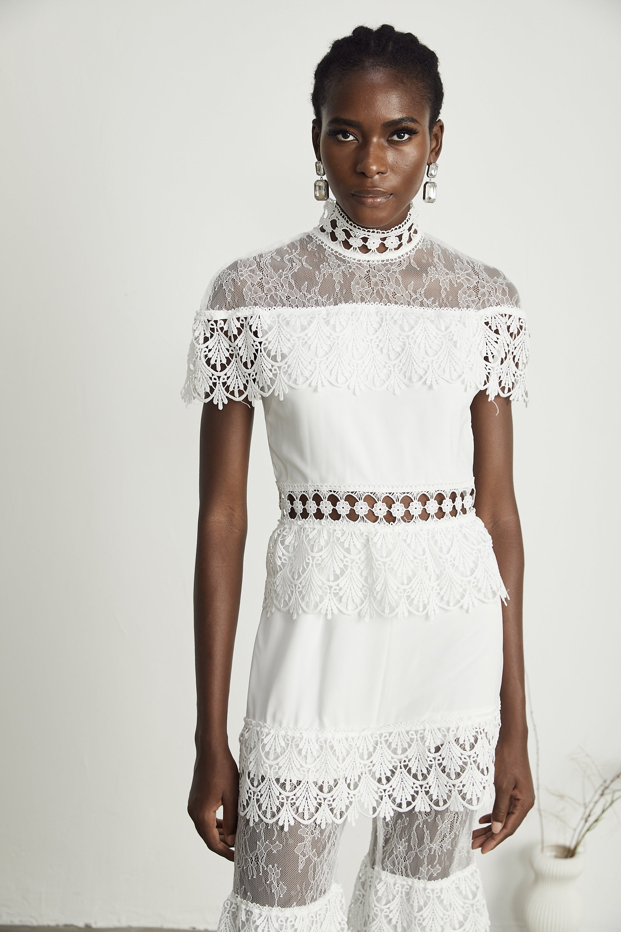 Ολόσωμη Φόρμα Με Δαντέλα Και Πάνελ Από Μαρτινίκα