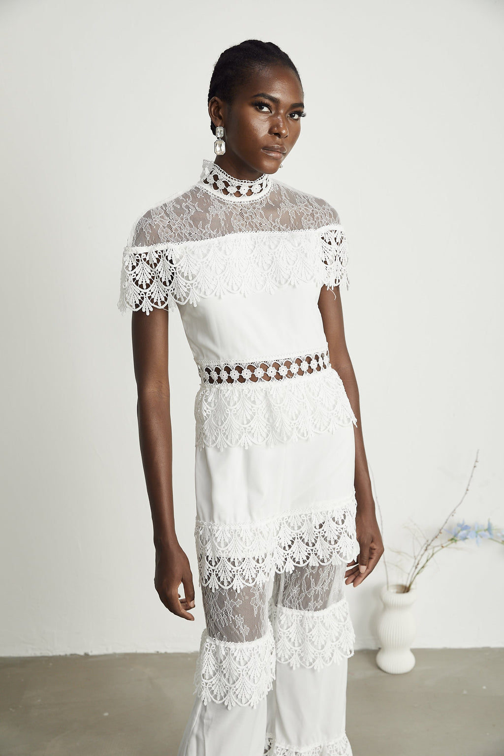 Ολόσωμη Φόρμα Με Δαντέλα Και Πάνελ Από Μαρτινίκα