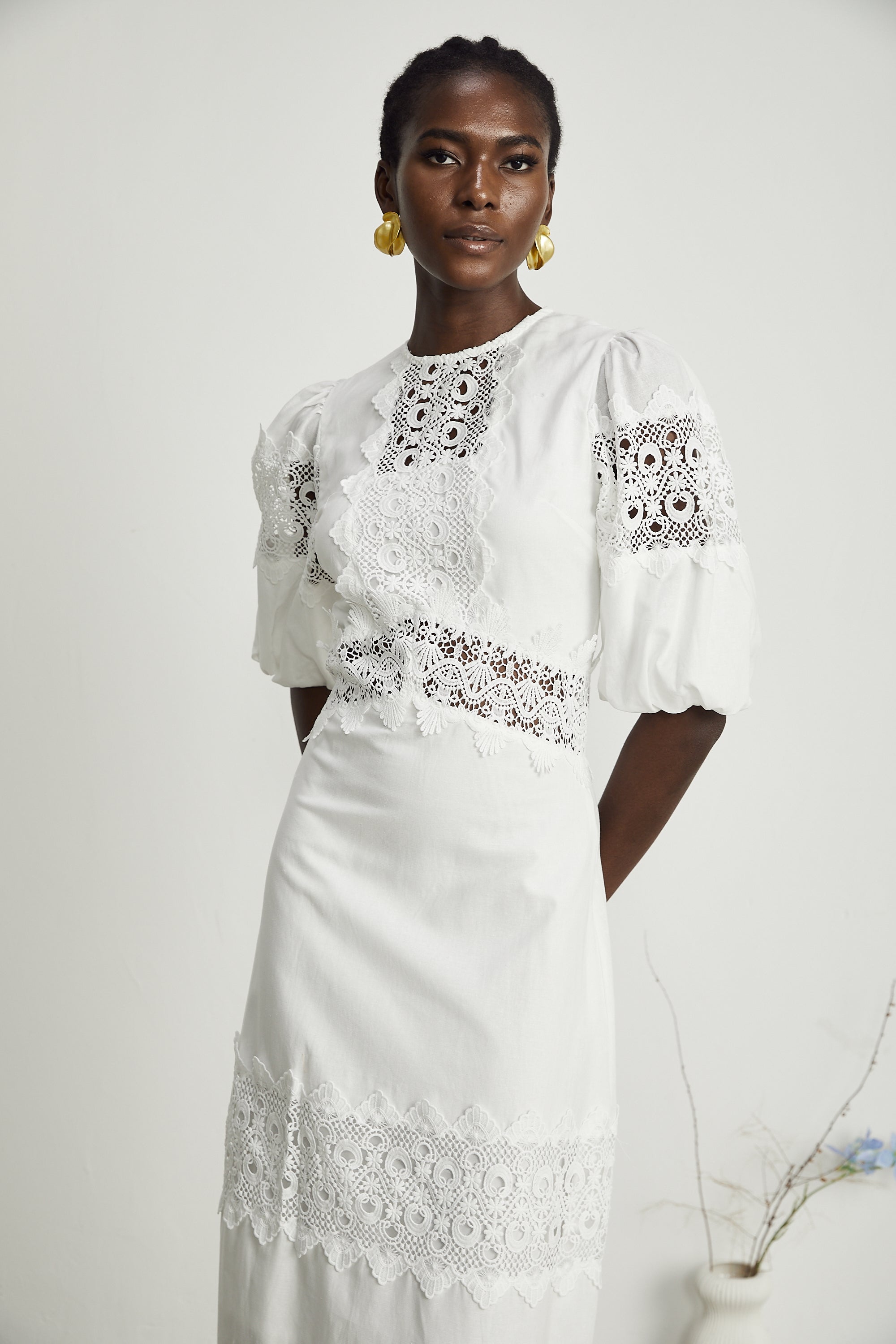 Φόρεμα Μίντι Με Δαντέλα Louise Και Λεπτομέρειες