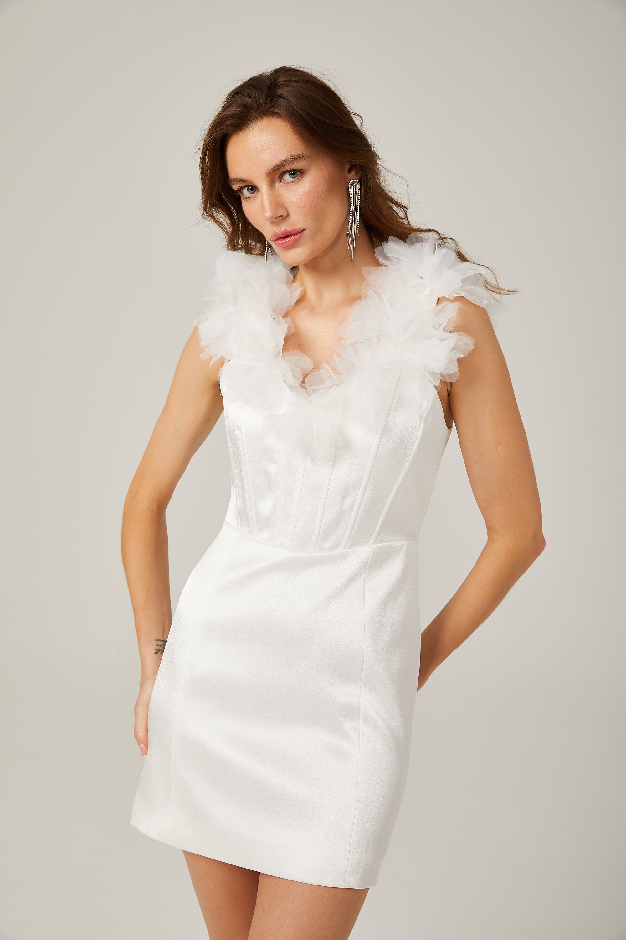 Μίνι Φόρεμα Με Κορσέ Jaime Σε Λευκό Χρώμα Και Ψεύτικα Λουλούδια