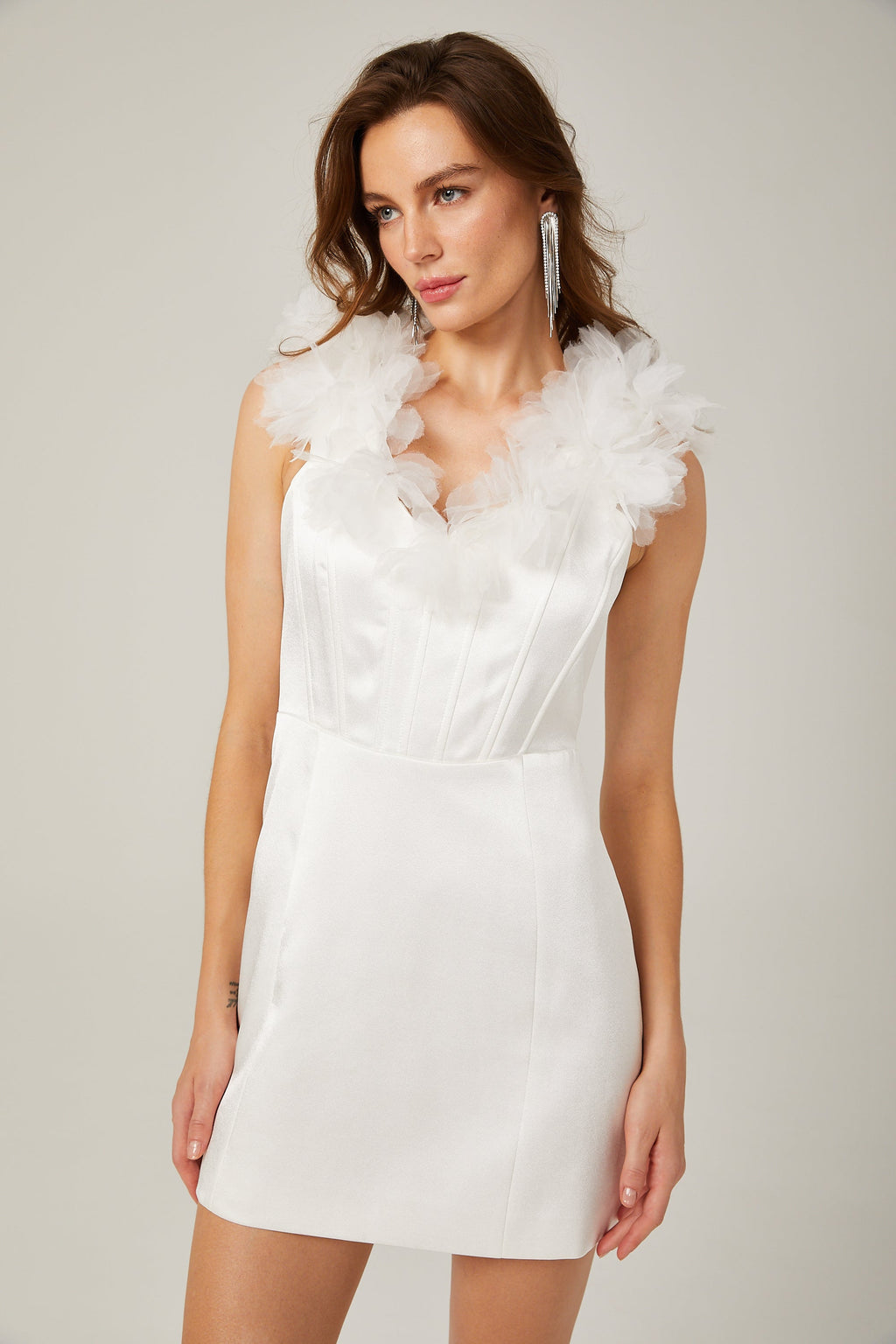 Μίνι Φόρεμα Με Κορσέ Jaime Σε Λευκό Χρώμα Και Ψεύτικα Λουλούδια