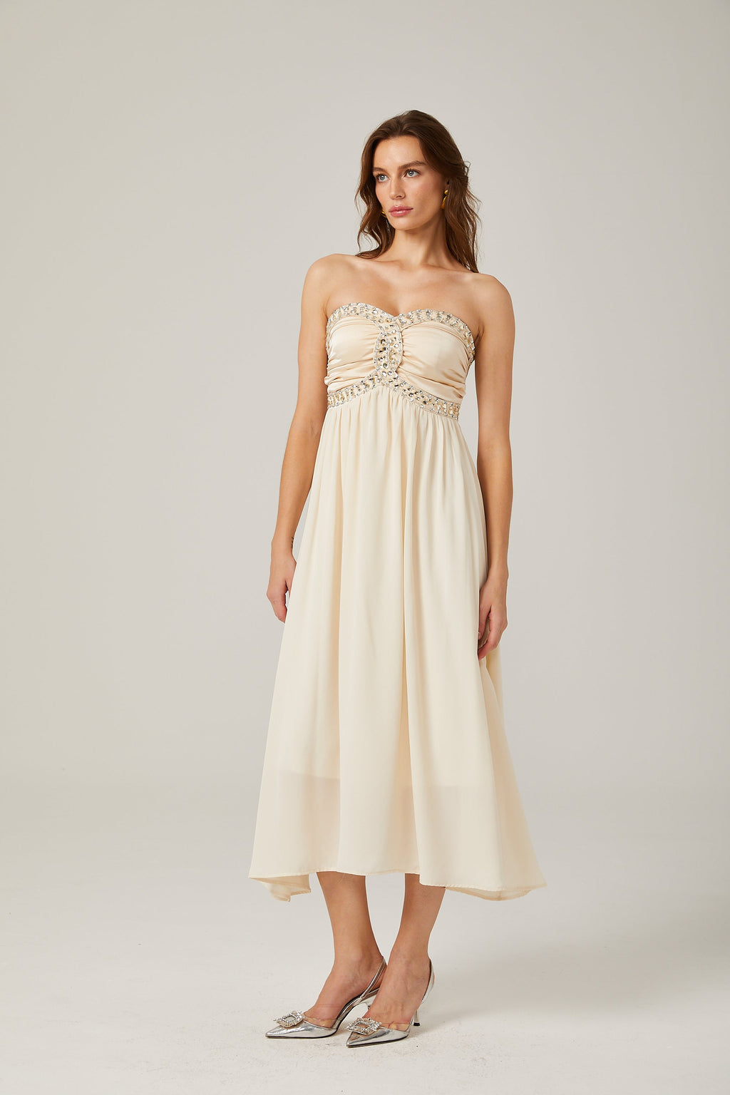 Φόρεμα Μίντι Με Κέντημα Και Έξω Τους Ώμους Parisa