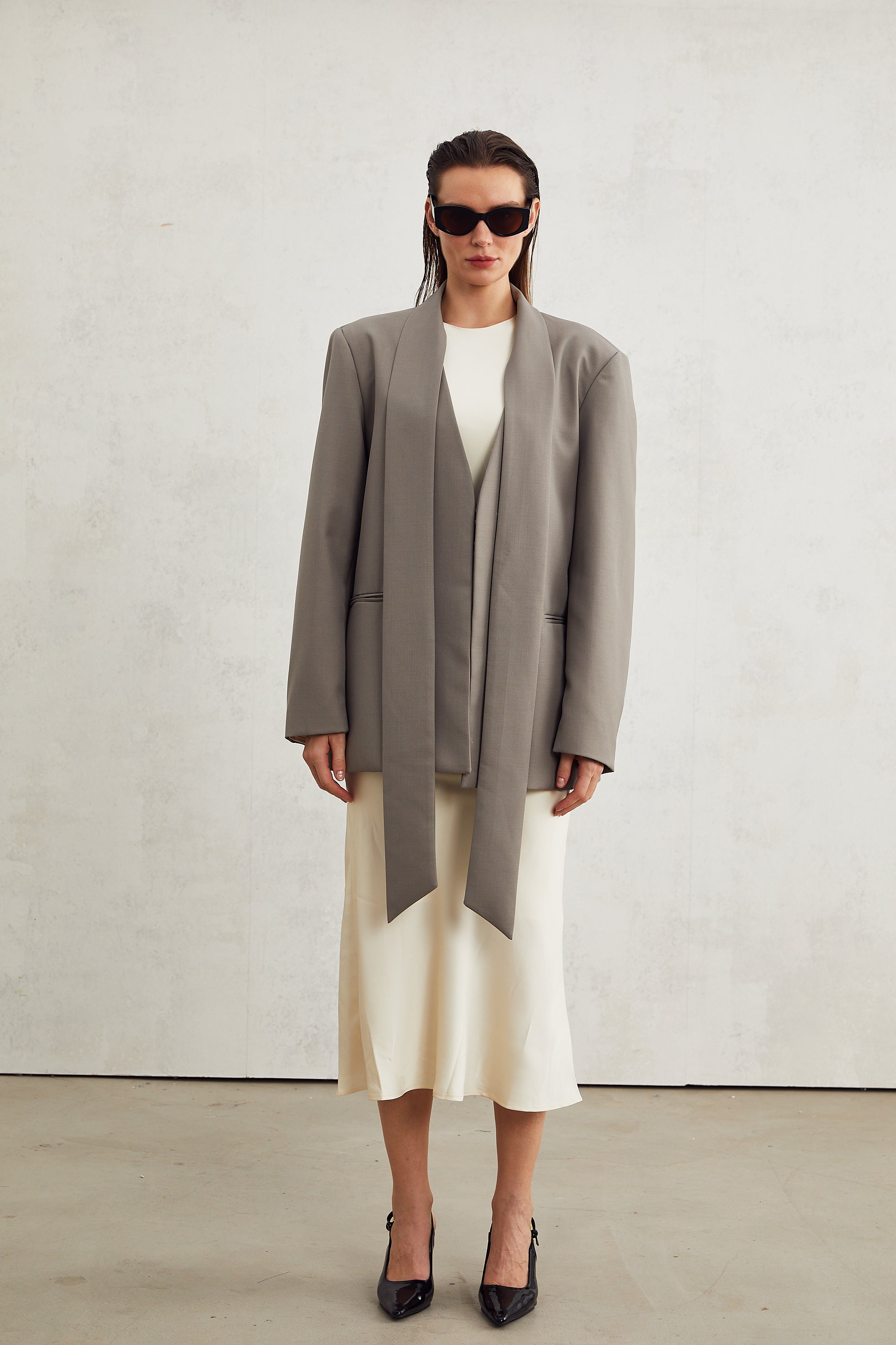 Μπλέιζερ Béatrice Με V Λαιμόκοψη Και Γκρι Γιακά