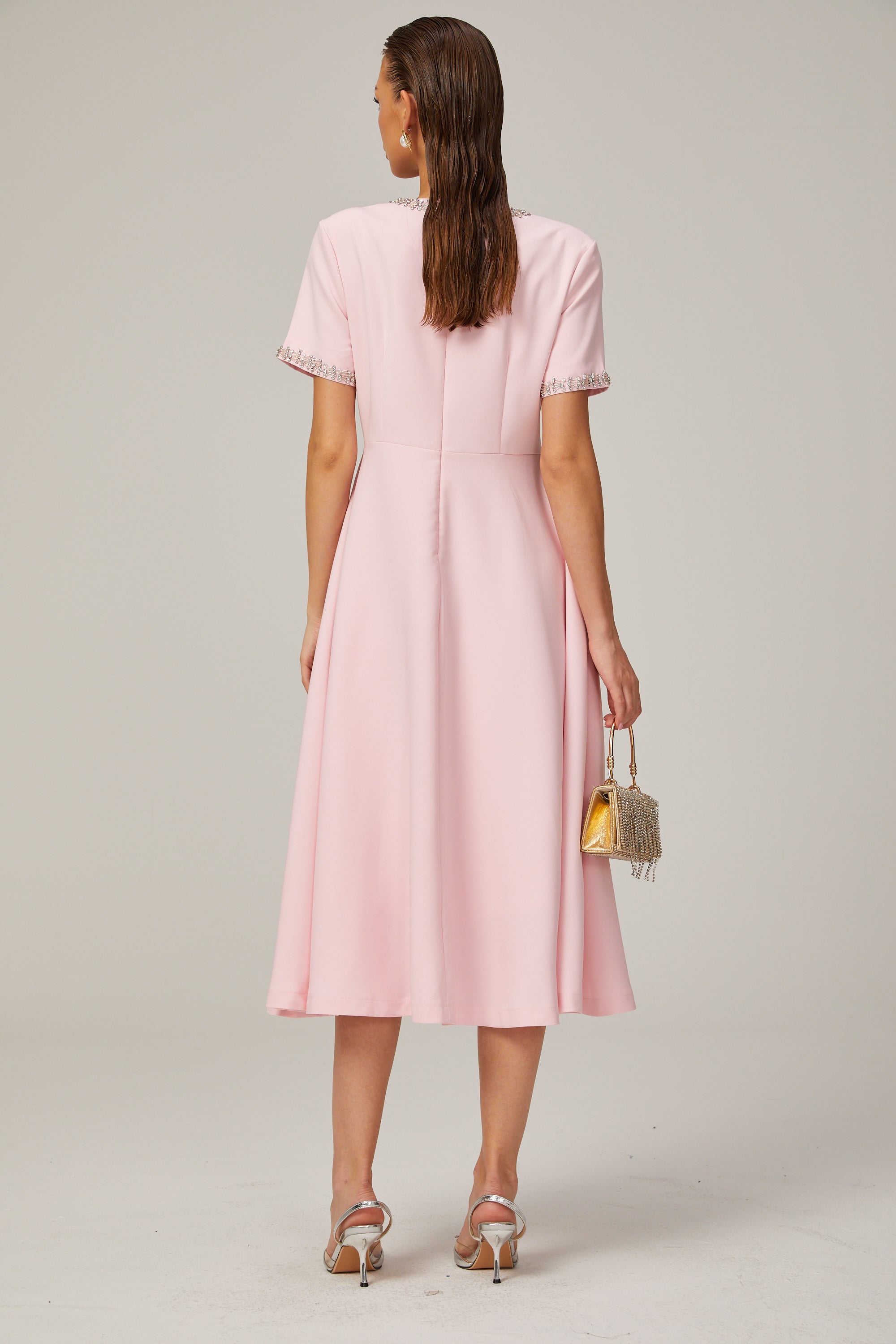 Φόρεμα Esther Pink Με Κοντό Μανίκι Και Κρυστάλλινες Λεπτομέρειες