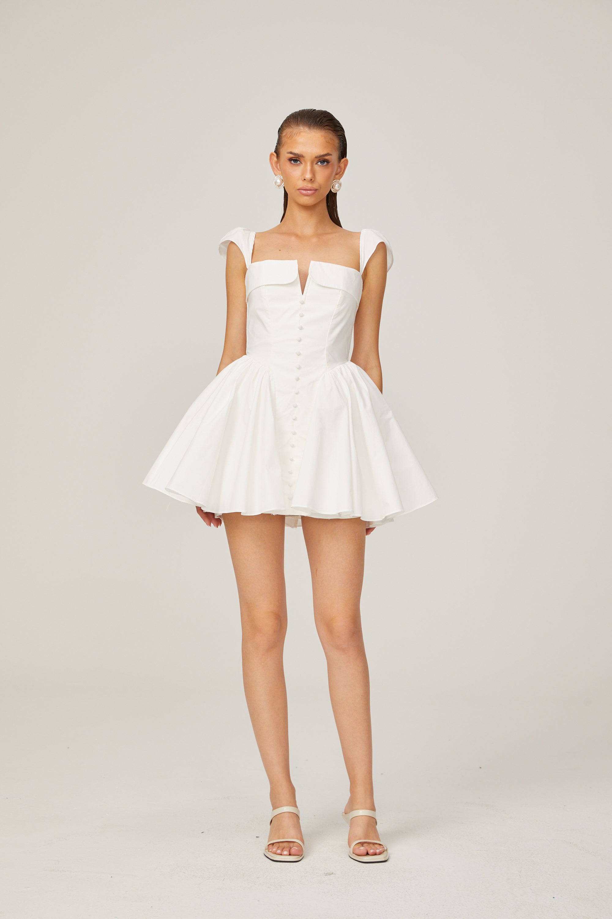 Μίνι Φόρεμα Julie Με Λευκό Γιακά Και Αμάνικο Γιακά ®