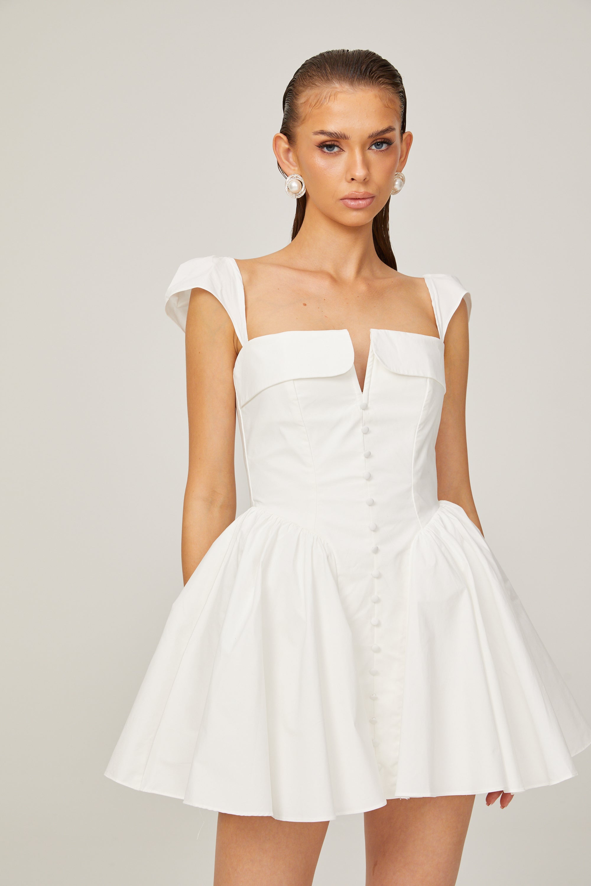 Μίνι Φόρεμα Julie Με Λευκό Γιακά Και Αμάνικο Γιακά ®