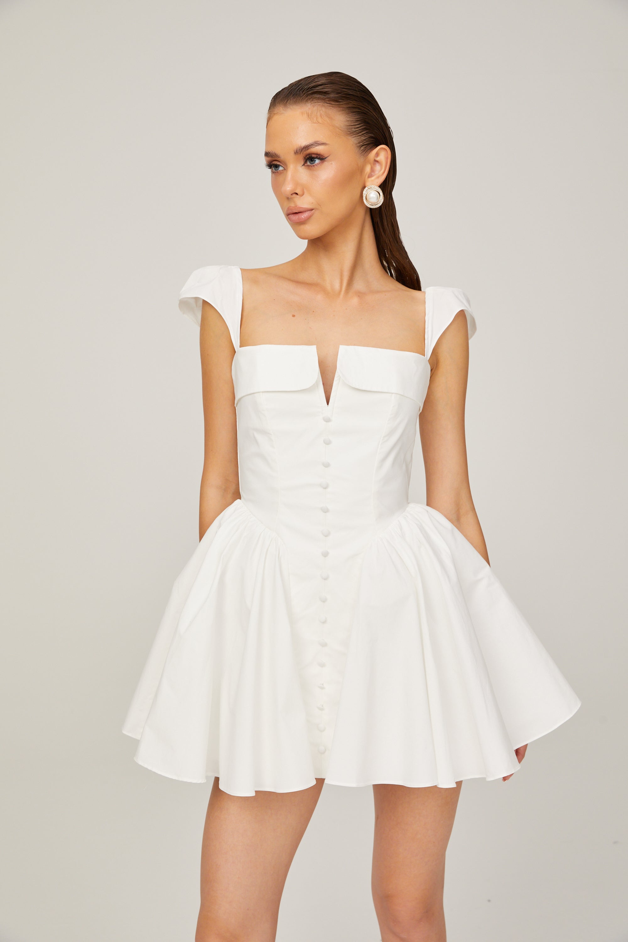 Μίνι Φόρεμα Julie Με Λευκό Γιακά Και Αμάνικο Γιακά ®