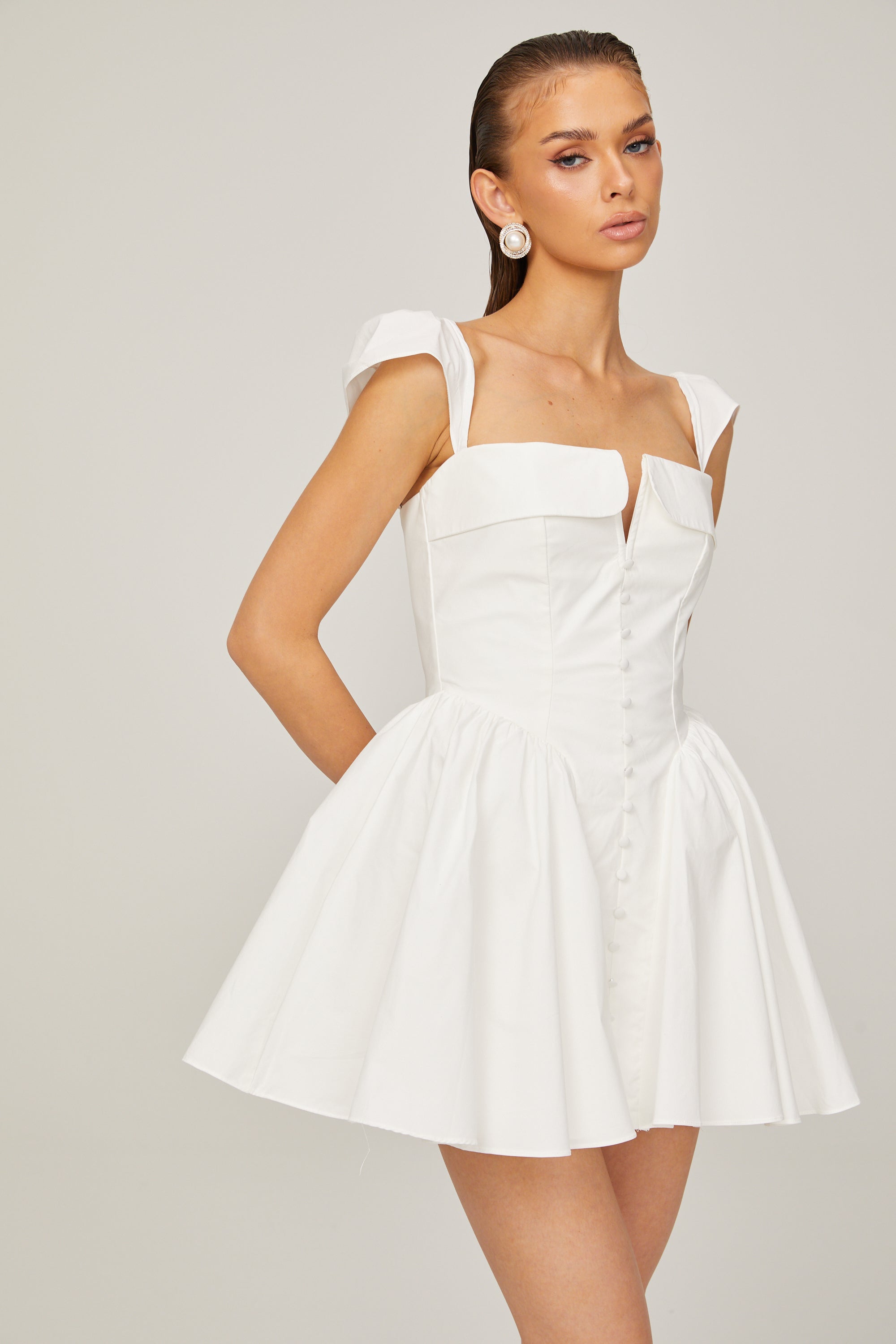 Μίνι Φόρεμα Julie Με Λευκό Γιακά Και Αμάνικο Γιακά ®