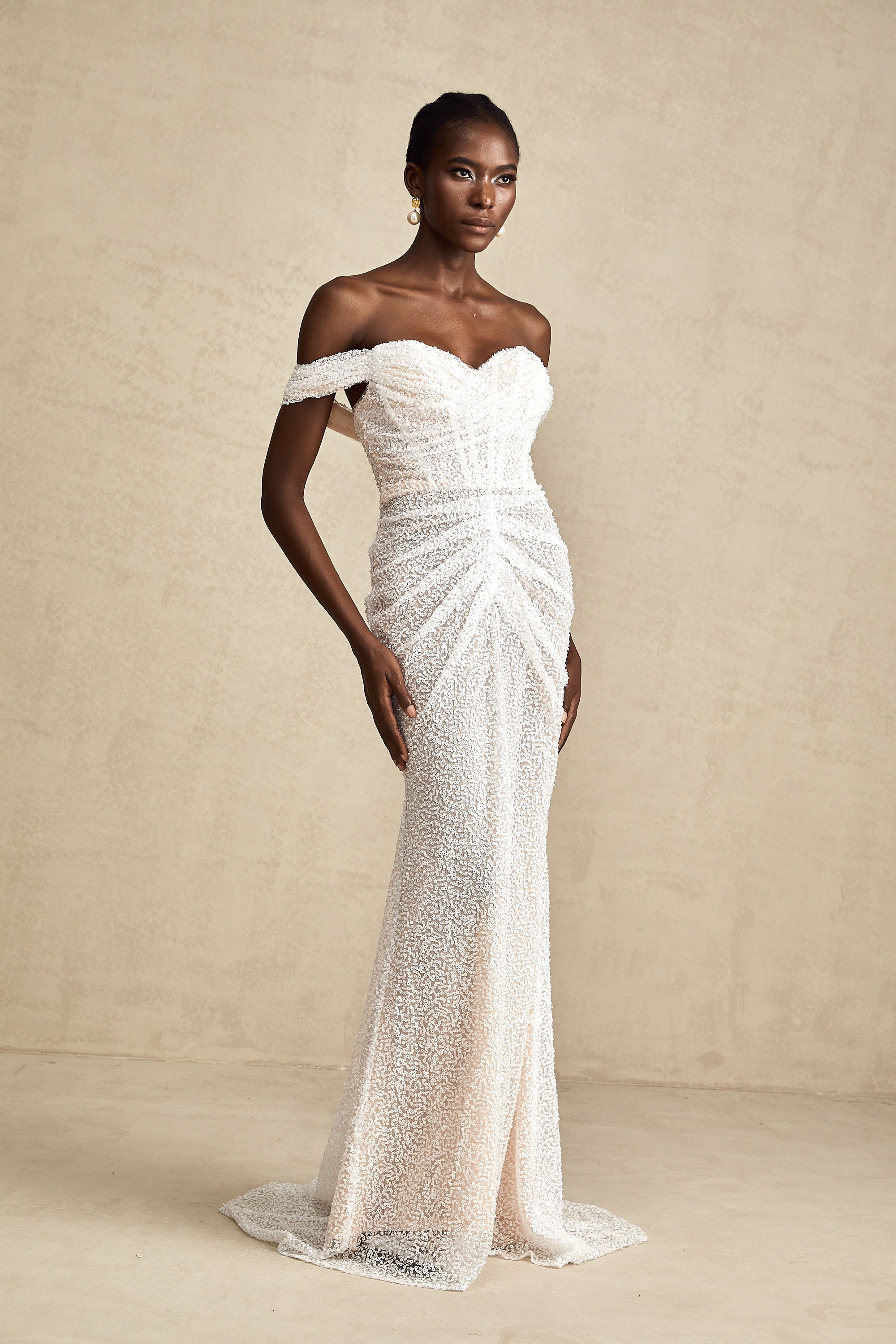 Φόρεμα Margot Με Λευκό Κέντημα Και Έξω Ώμους