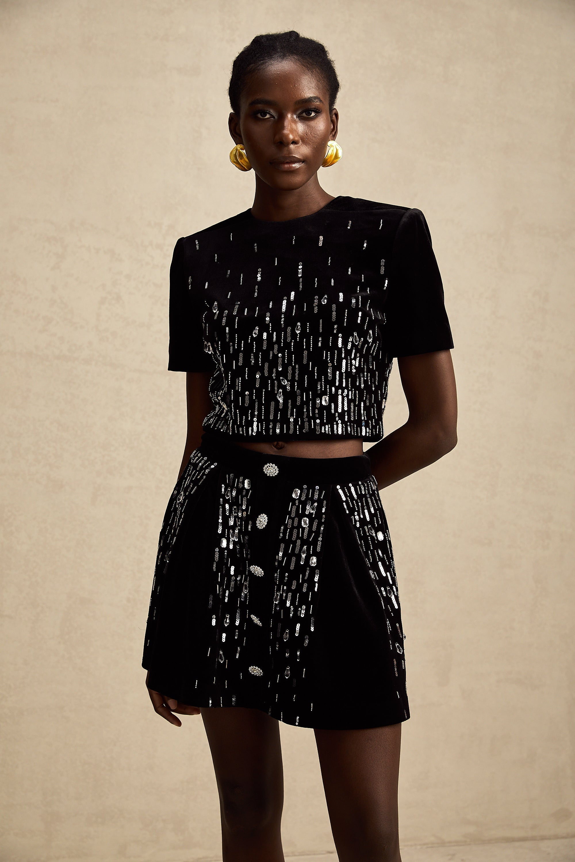 Σετ Ασορτί Τοπ Και Φούστας Με Κέντημα Isabeau Black Velvet