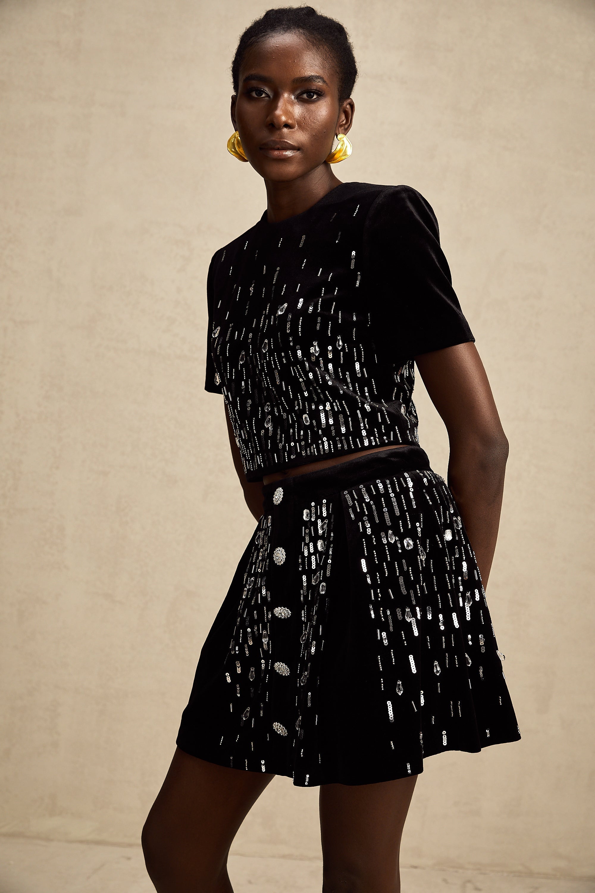 Σετ Ασορτί Τοπ Και Φούστας Με Κέντημα Isabeau Black Velvet