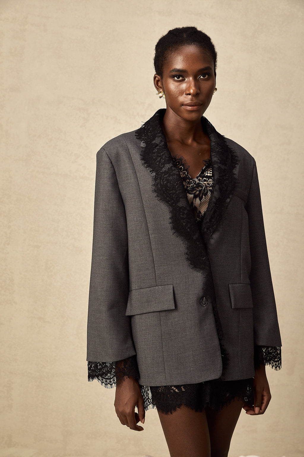 Σακάκι Με Δαντέλα Dianthe Σε Γκρι Χρώμα